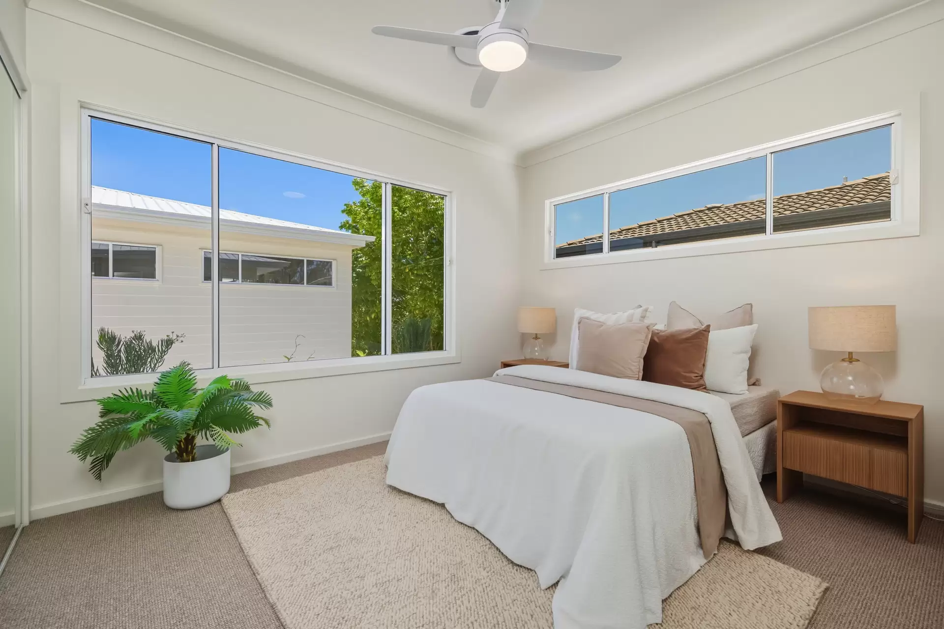 1/69 Queen Street, Cleveland Sold by Queensland Sotheby's International Realty - image 1