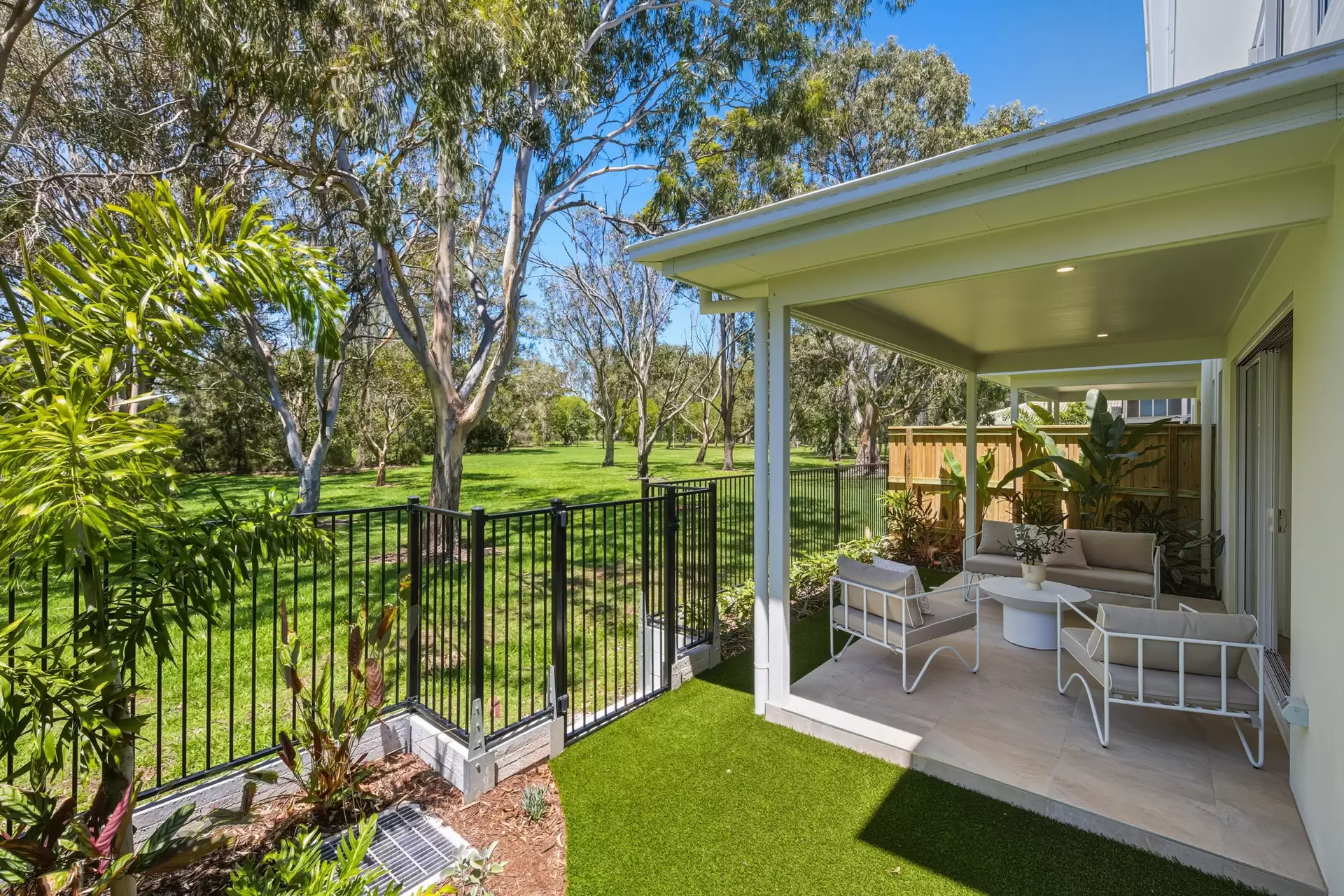 1/69 Queen Street, Cleveland Sold by Queensland Sotheby's International Realty - image 1