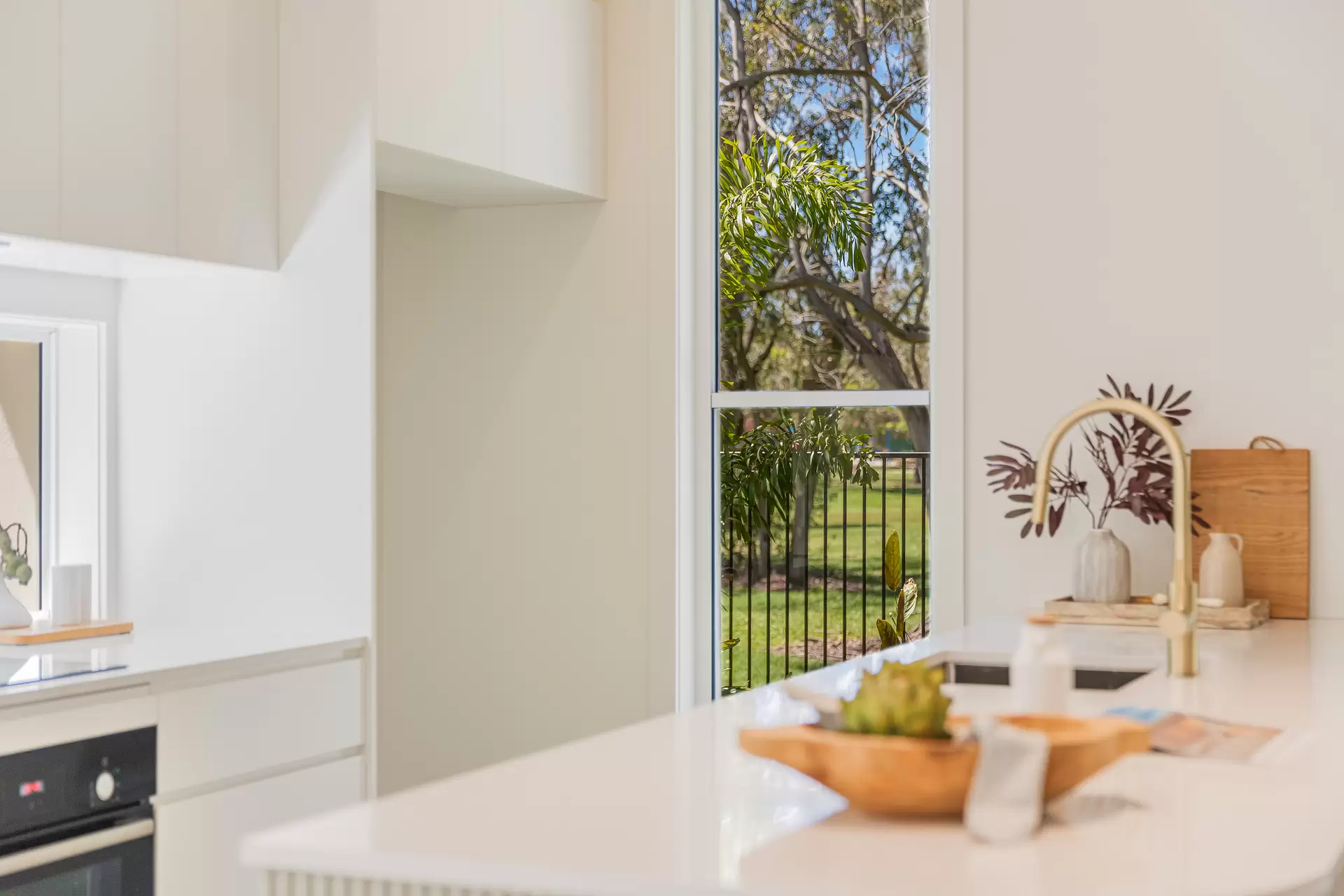 1/69 Queen Street, Cleveland Sold by Queensland Sotheby's International Realty - image 1