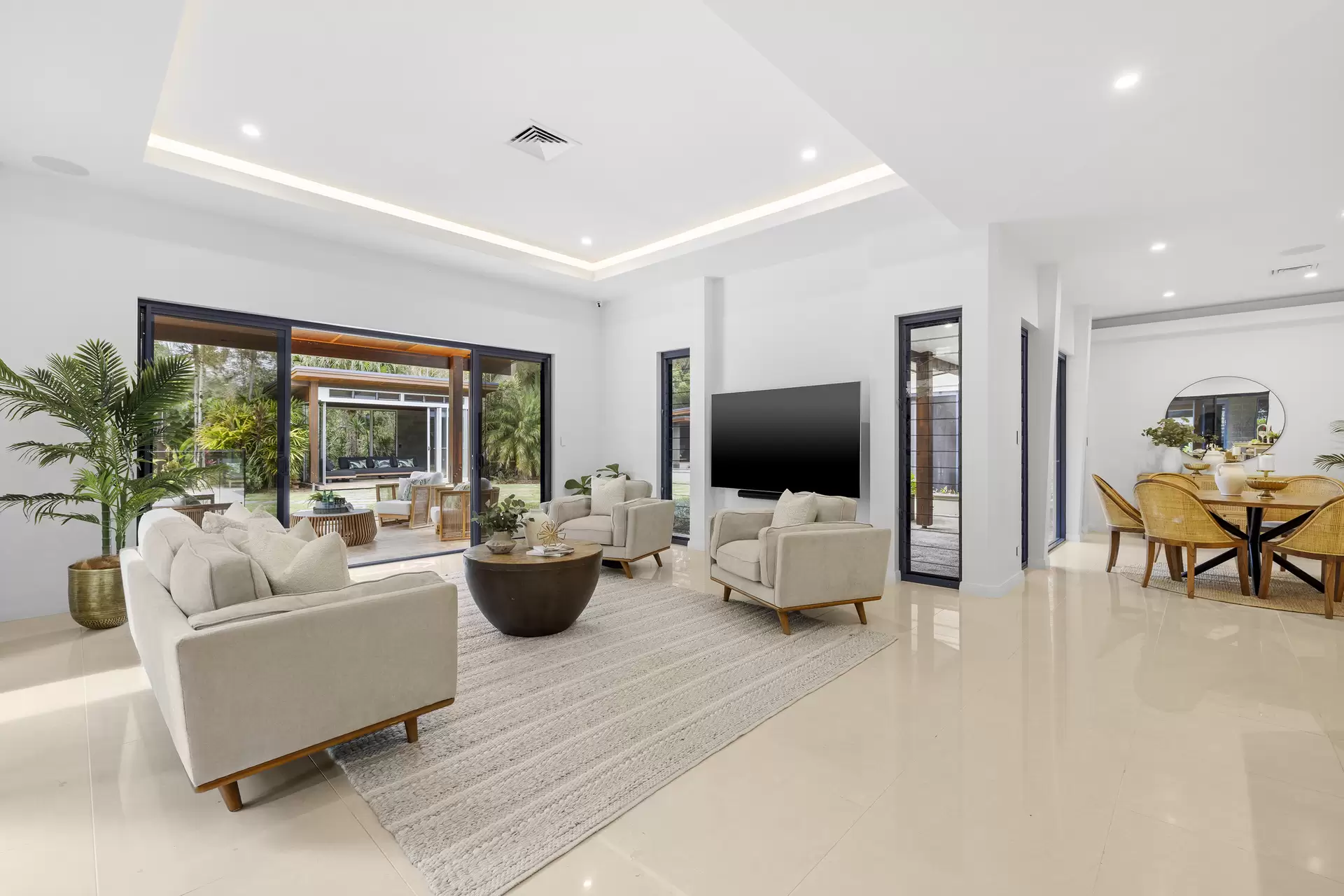55 Rainforest Road, Tanawha Sold by Queensland Sotheby's International Realty - image 1