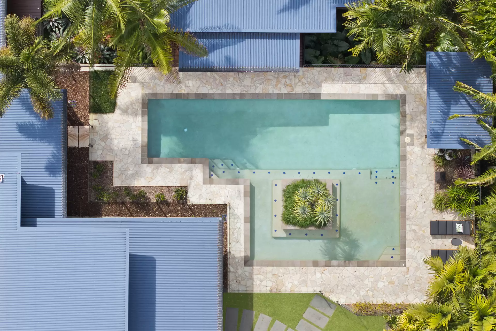 55 Rainforest Road, Tanawha Sold by Queensland Sotheby's International Realty - image 1