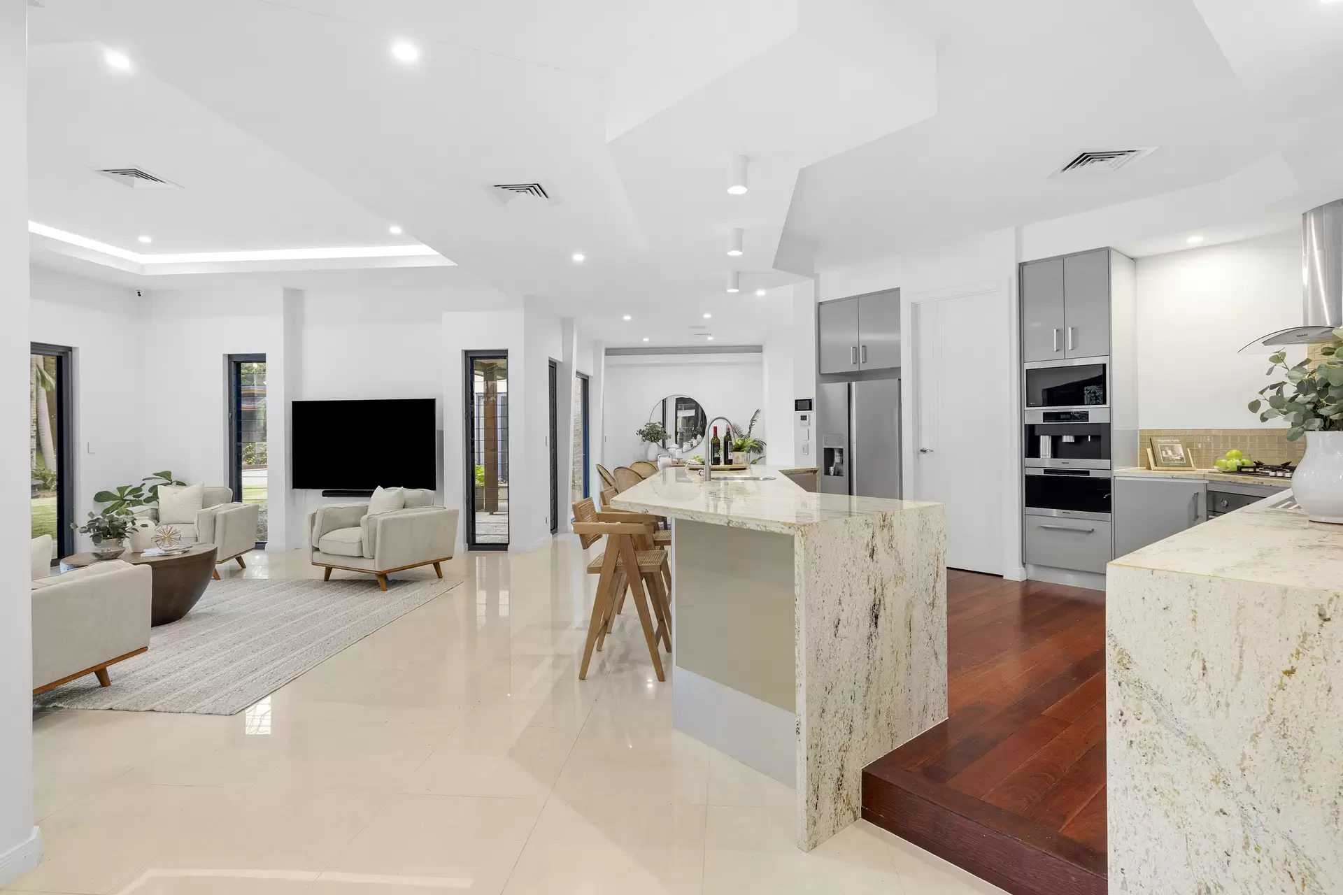 55 Rainforest Road, Tanawha Sold by Queensland Sotheby's International Realty - image 1