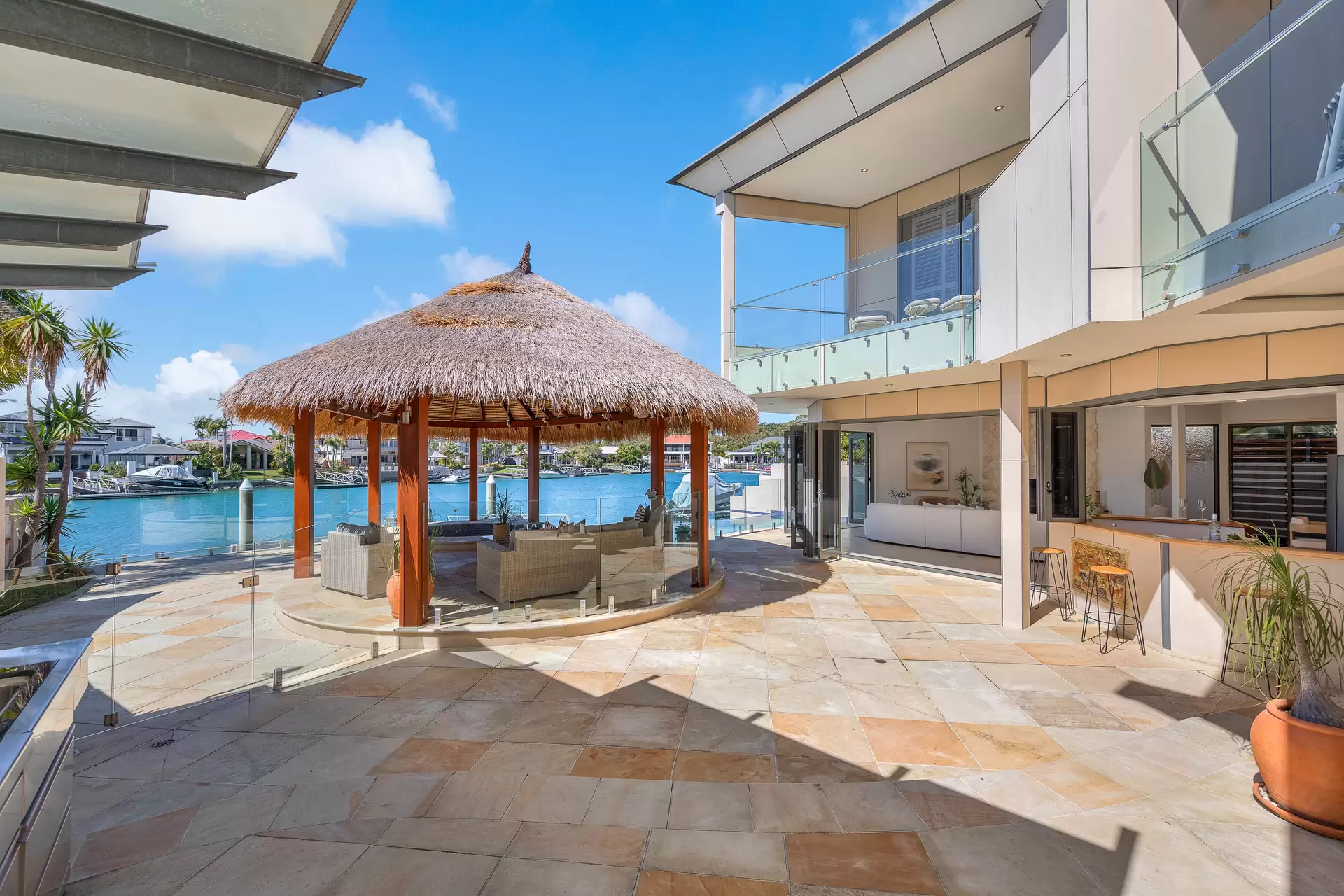 11 Caravel Court, Raby Bay Sold by Queensland Sotheby's International Realty - image 1