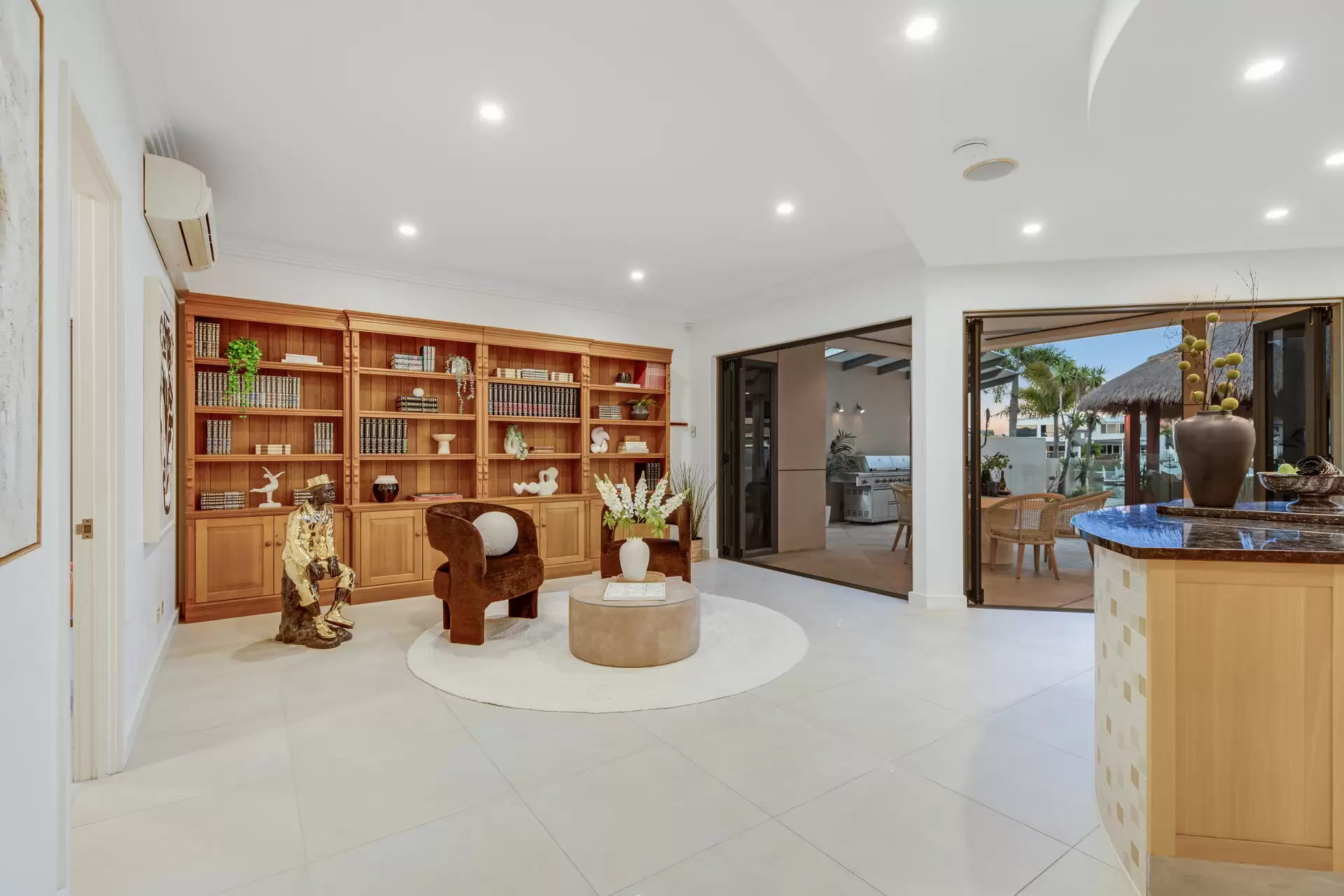 11 Caravel Court, Raby Bay Sold by Queensland Sotheby's International Realty - image 1