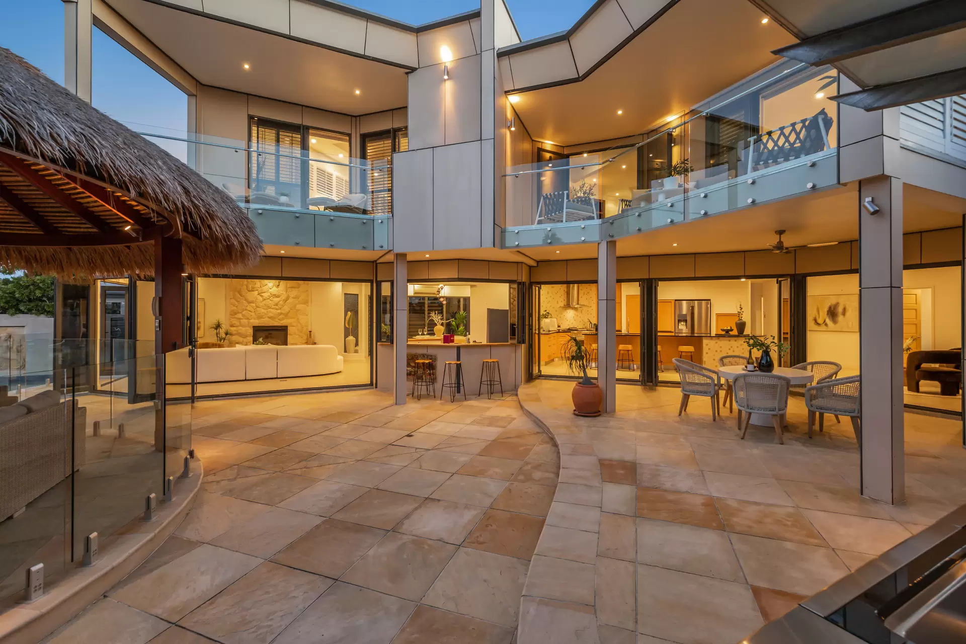 11 Caravel Court, Raby Bay Sold by Queensland Sotheby's International Realty - image 1