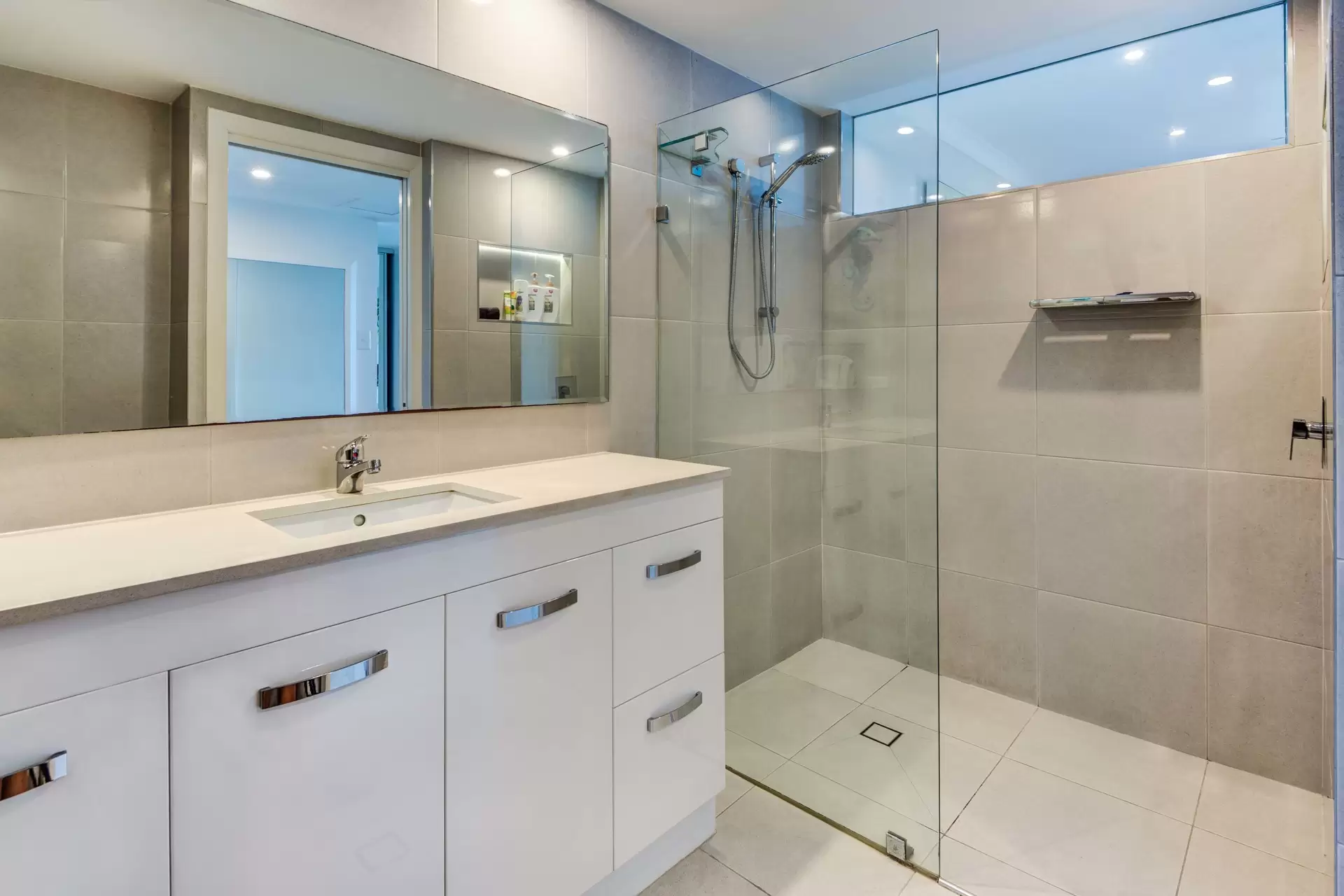 203/20 Resort Drive, Hamilton Island Sold by Queensland Sotheby's International Realty - image 1