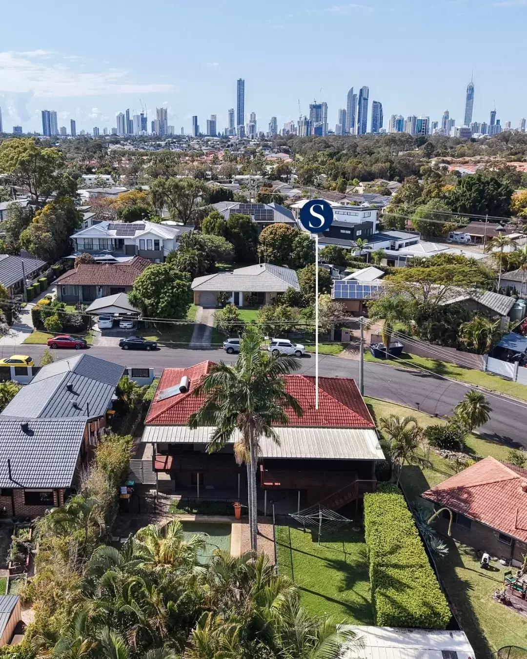 6 Bixa Street, Southport Sold by Queensland Sotheby's International Realty - image 1