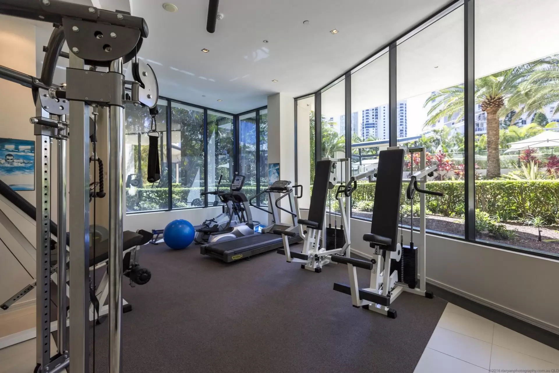 9/11 Peak Avenue, Main Beach Sold by Queensland Sotheby's International Realty - image 1