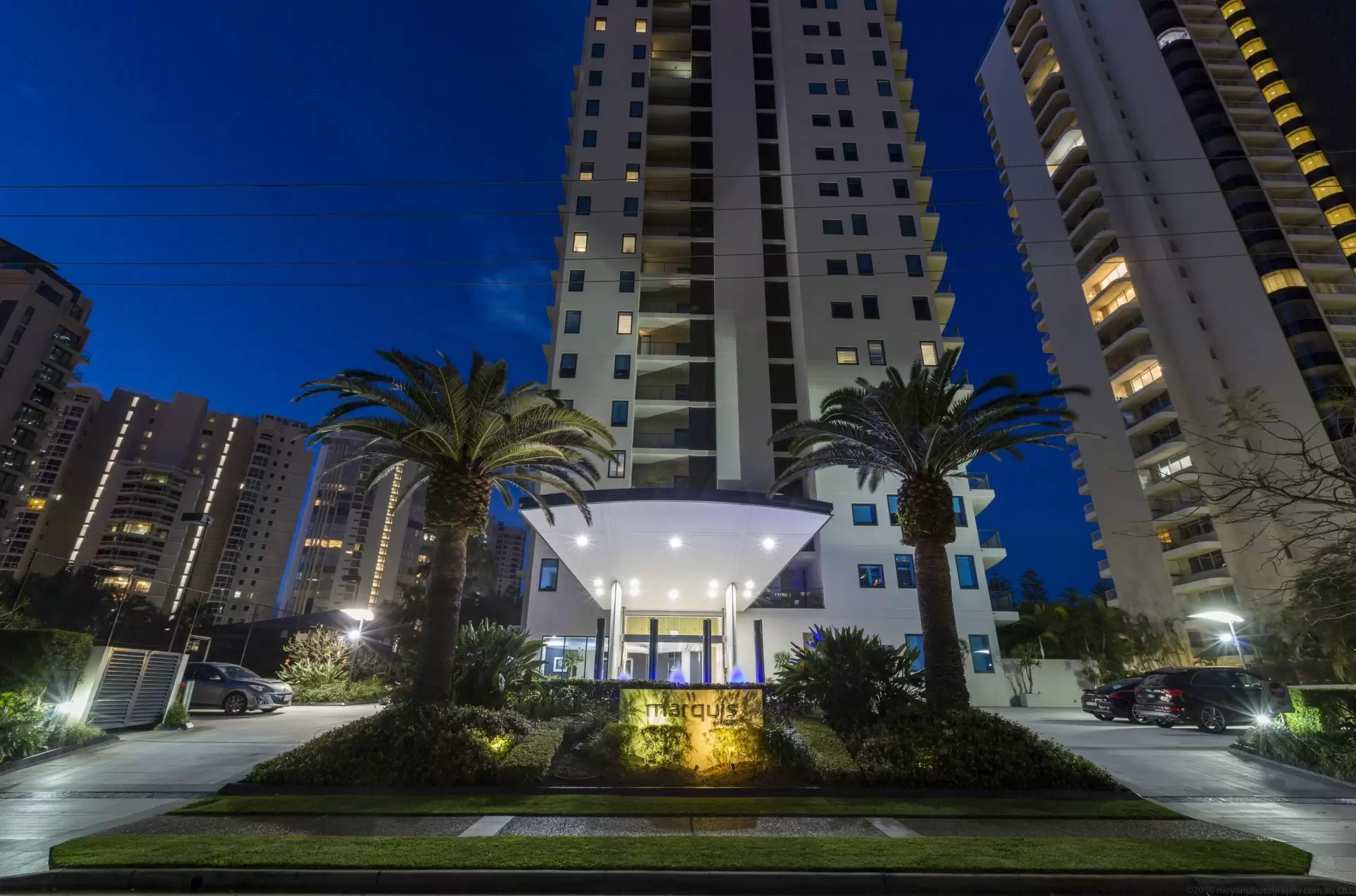 9/11 Peak Avenue, Main Beach Sold by  - image 1