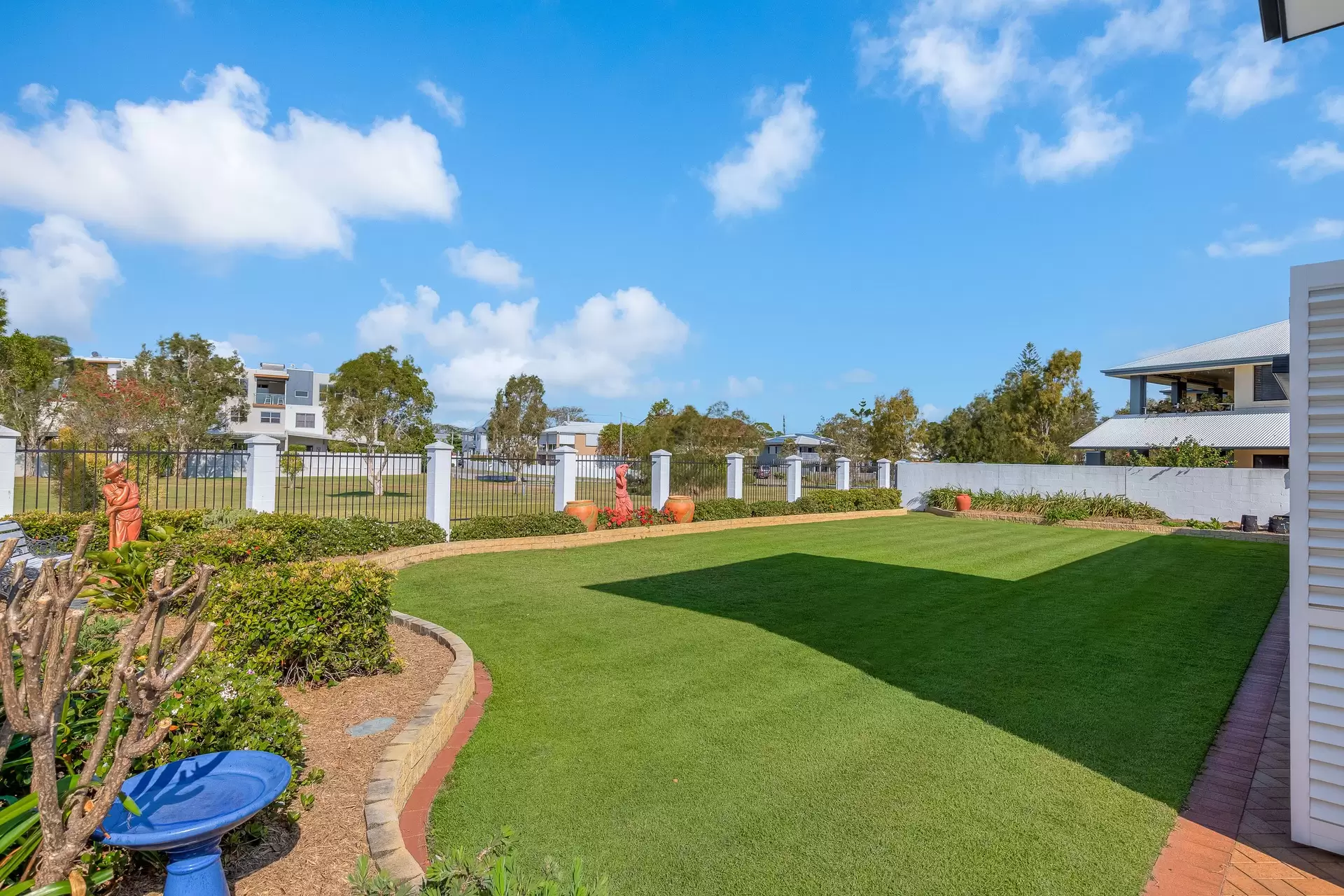 17 Raby Bay Boulevard, Raby Bay Sold by Queensland Sotheby's International Realty - image 1
