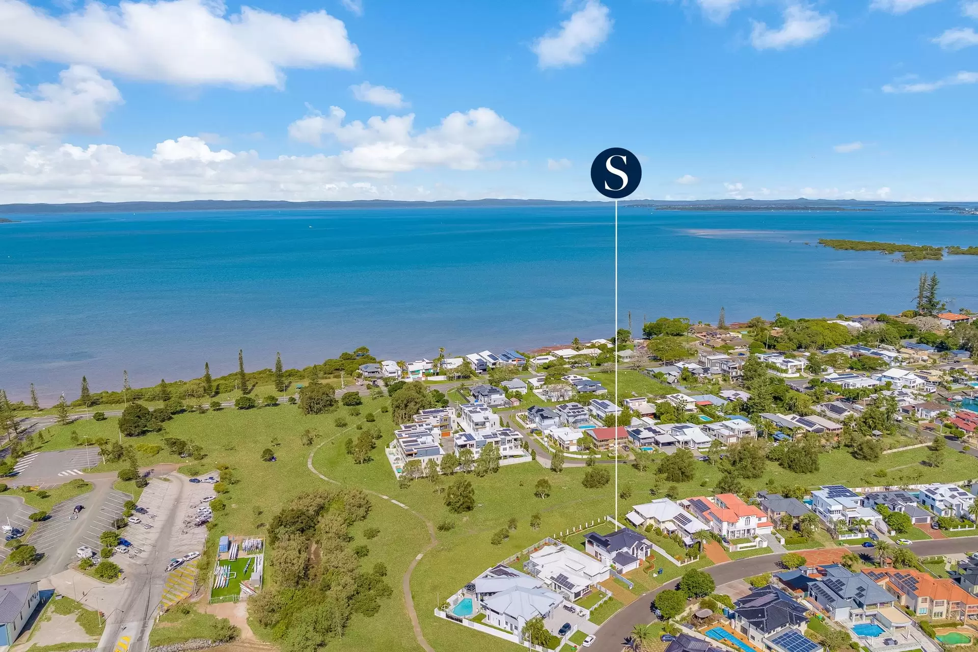 17 Raby Bay Boulevard, Raby Bay Sold by Queensland Sotheby's International Realty - image 1