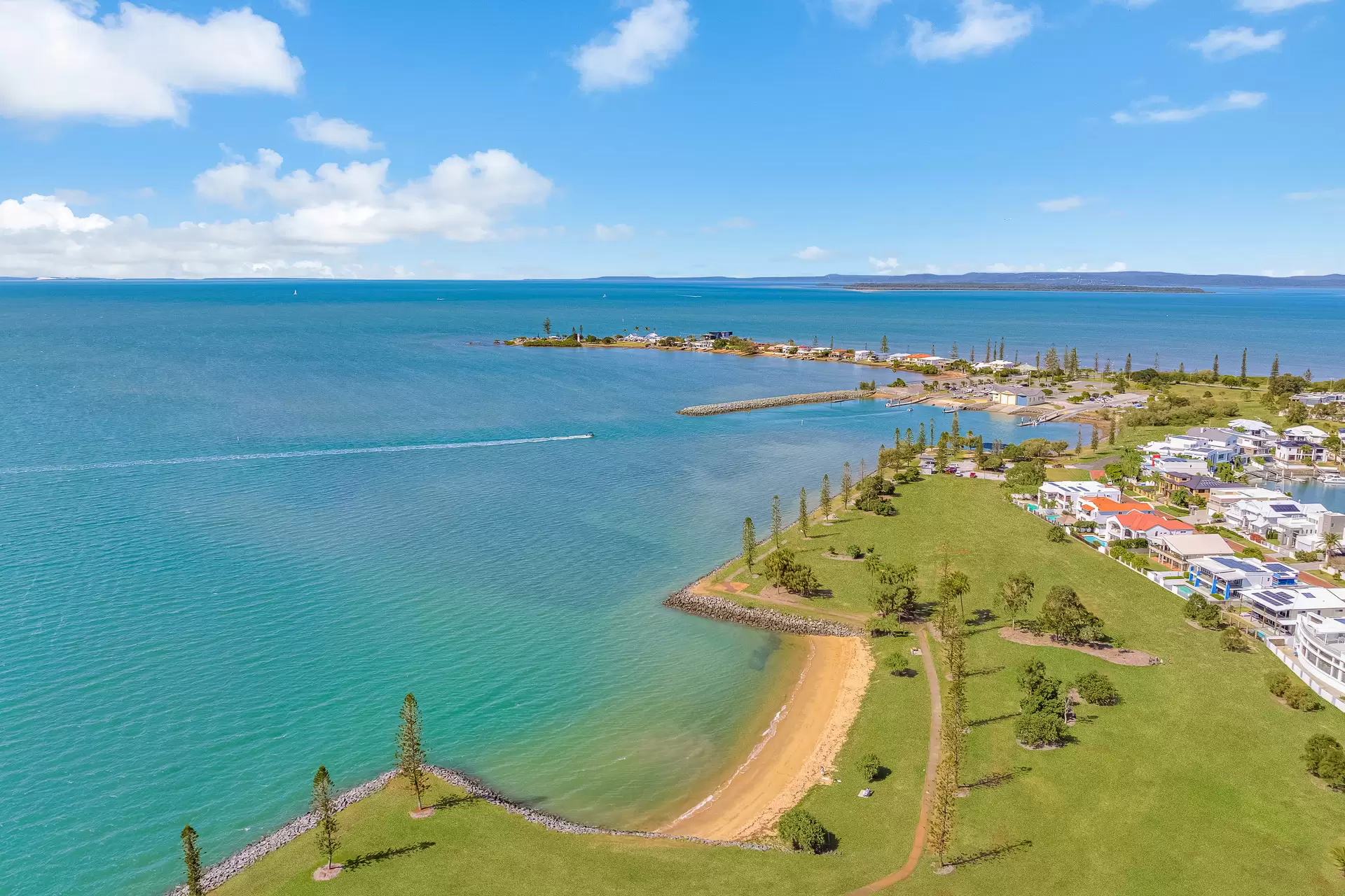 17 Raby Bay Boulevard, Raby Bay Sold by Queensland Sotheby's International Realty - image 1