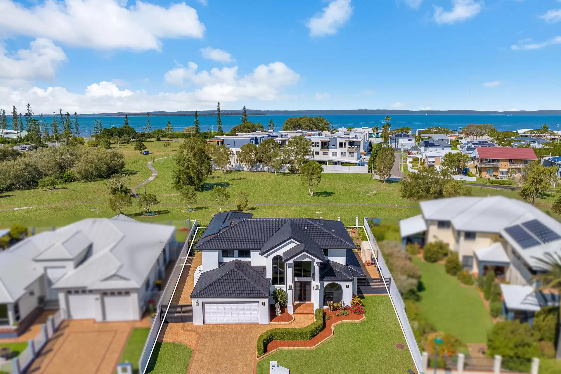 17 Raby Bay Boulevard, Raby Bay Sold by  - image 1