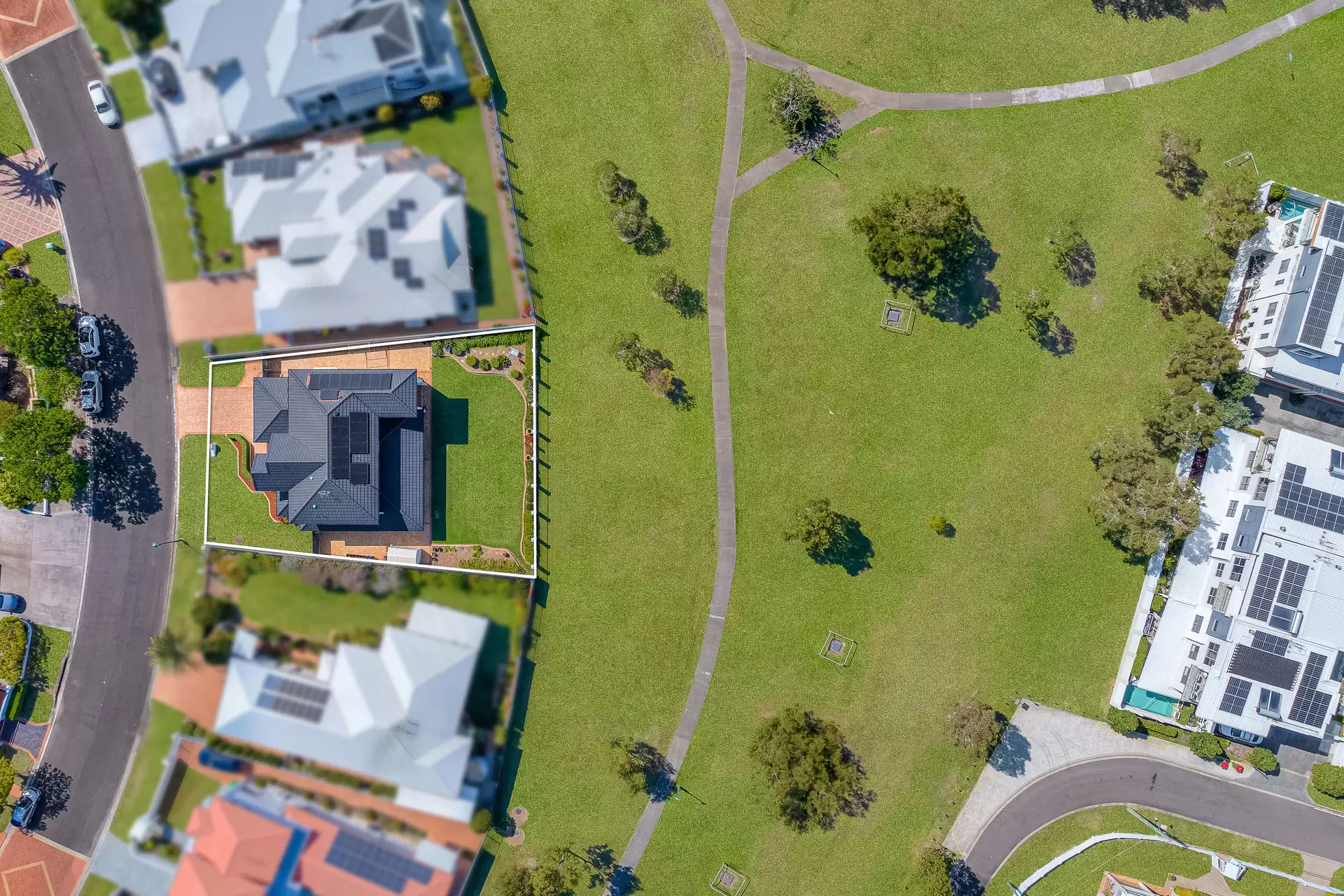 17 Raby Bay Boulevard, Raby Bay Sold by  - image 1