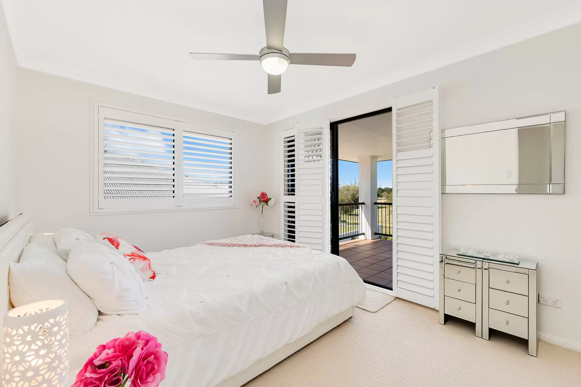 17 Raby Bay Boulevard, Raby Bay Sold by Queensland Sotheby's International Realty - image 1