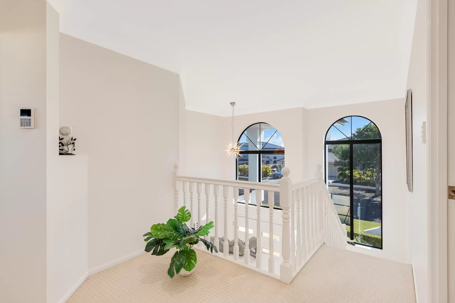 17 Raby Bay Boulevard, Raby Bay Sold by Queensland Sotheby's International Realty - image 1