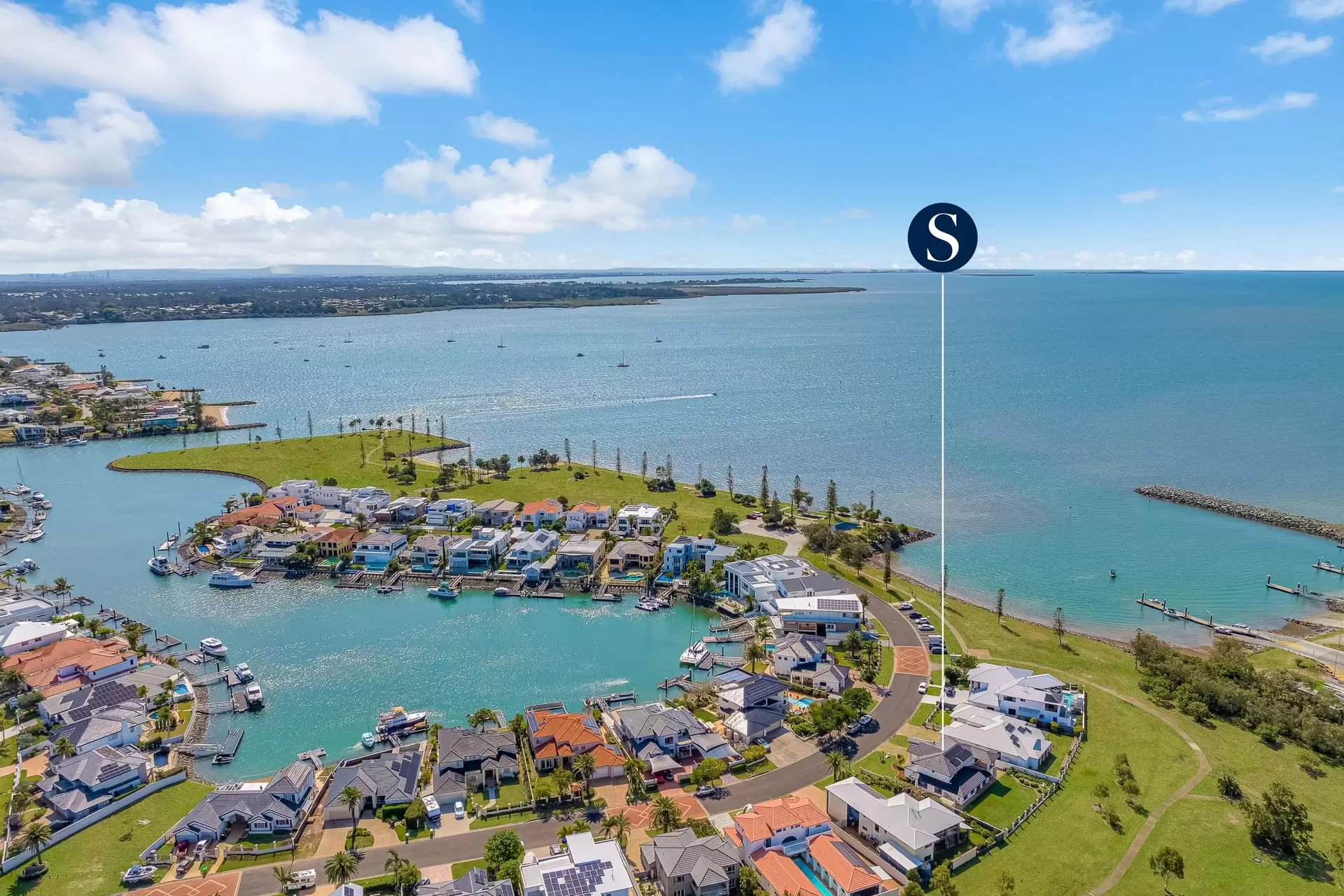 17 Raby Bay Boulevard, Raby Bay Sold by  - image 1