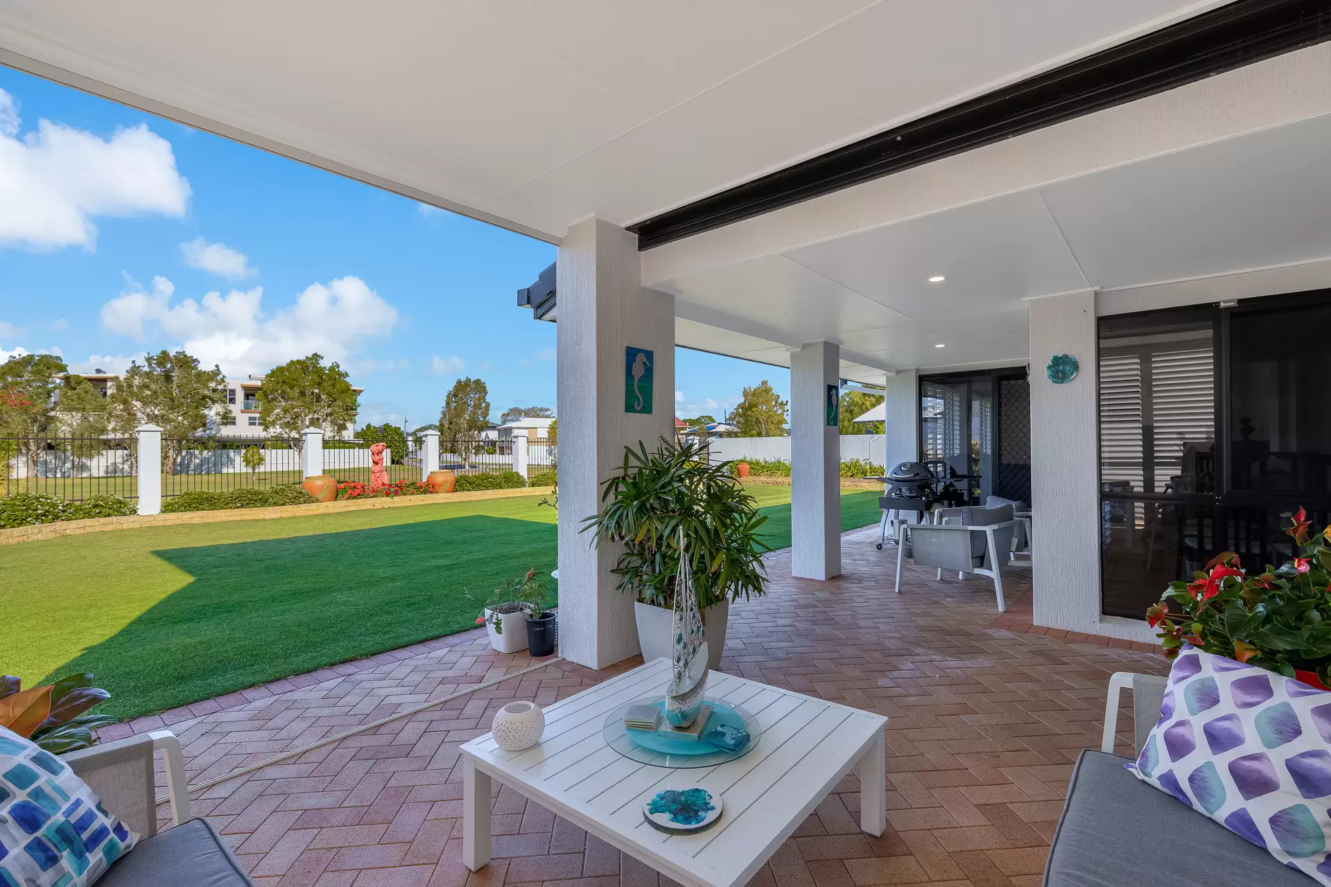 17 Raby Bay Boulevard, Raby Bay Sold by  - image 1