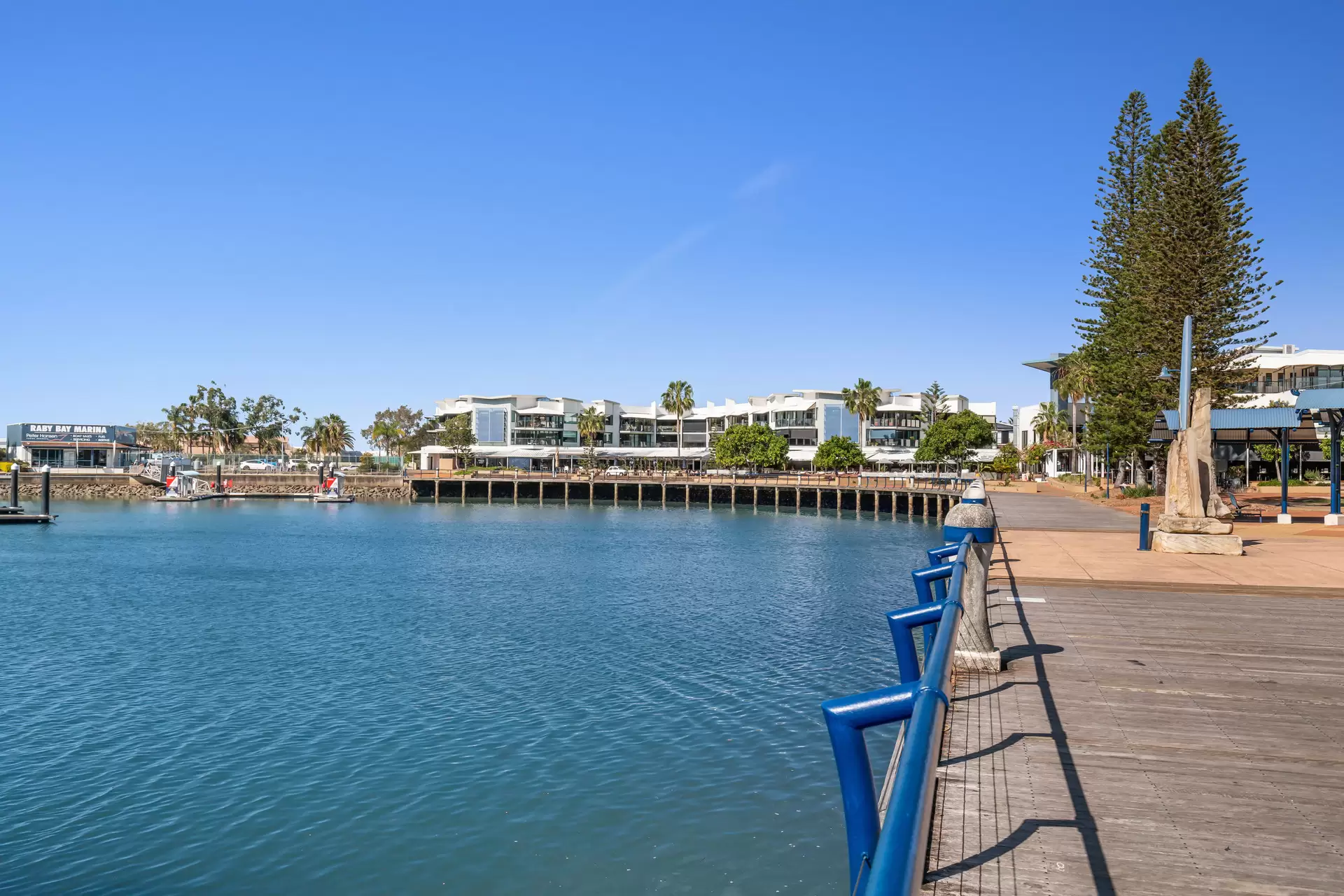 33/152-166 Shore Street West Street, Cleveland Sold by Queensland Sotheby's International Realty - image 1
