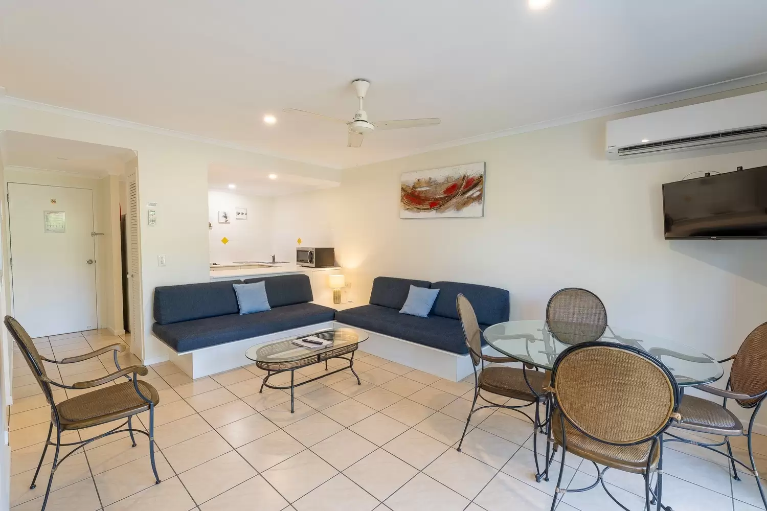 12/2 Erromango Drive, Jubilee Pocket Sold by Queensland Sotheby's International Realty - image 1