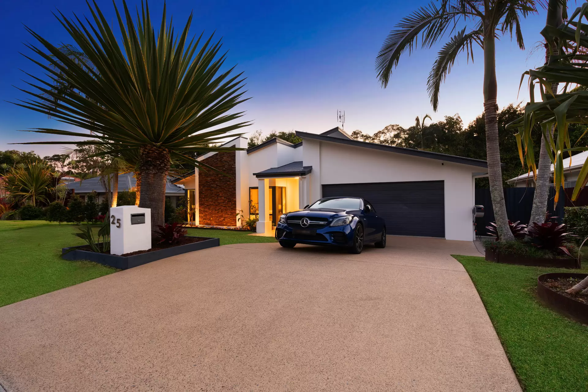 25 Riviera Crescent, Peregian Springs Sold by Queensland Sotheby's International Realty - image 1