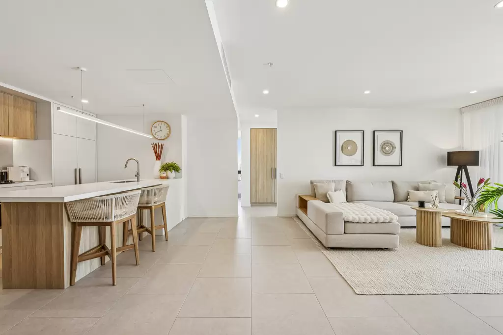 111/25 Woodroffe Avenue, Main Beach Sold by Queensland Sotheby's International Realty - image 1