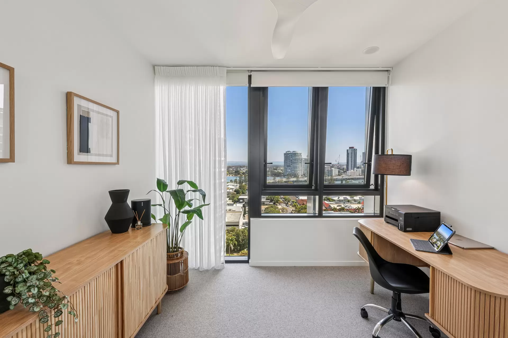 111/25 Woodroffe Avenue, Main Beach Sold by Queensland Sotheby's International Realty - image 1