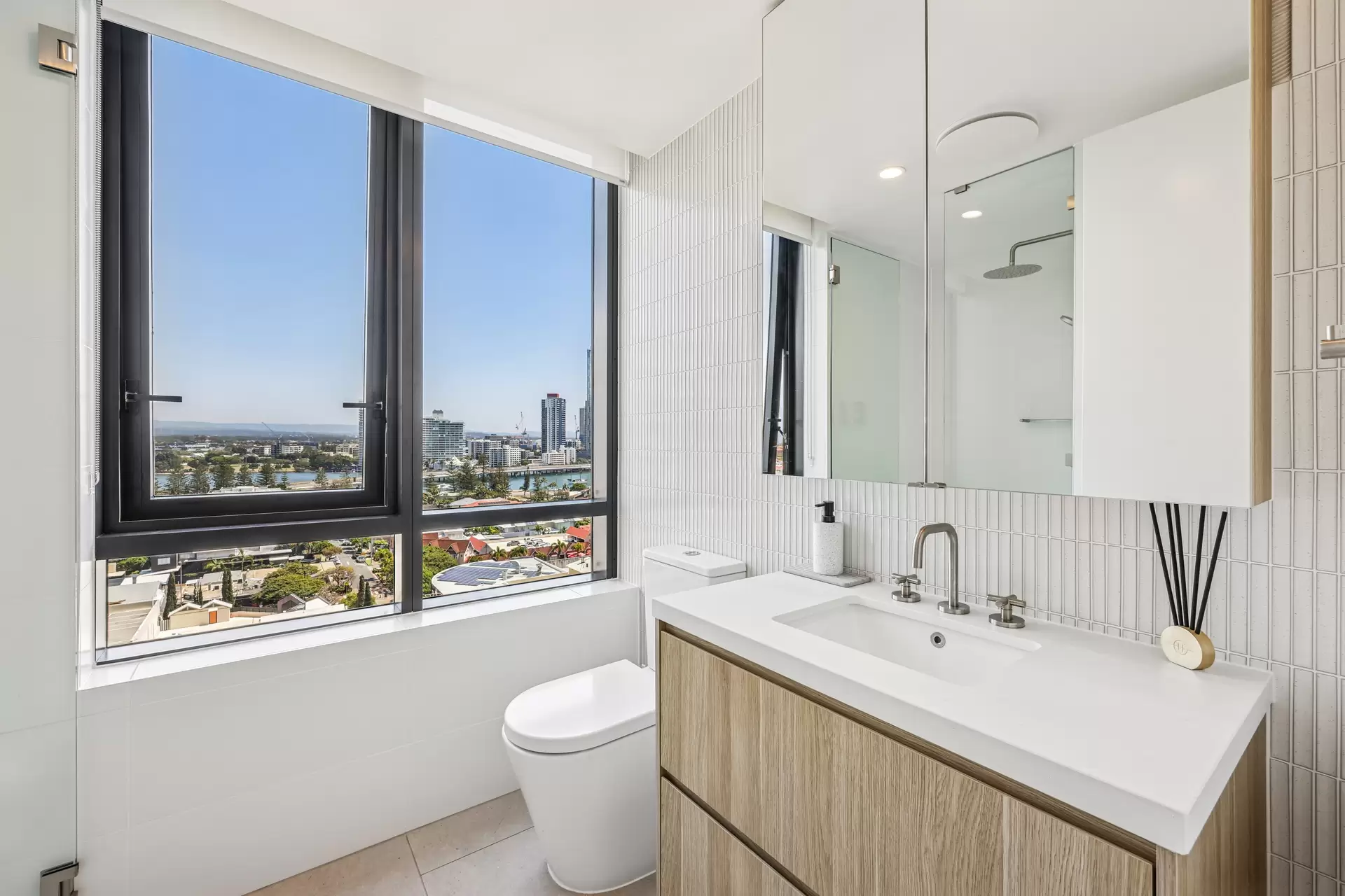 111/25 Woodroffe Avenue, Main Beach Sold by Queensland Sotheby's International Realty - image 1