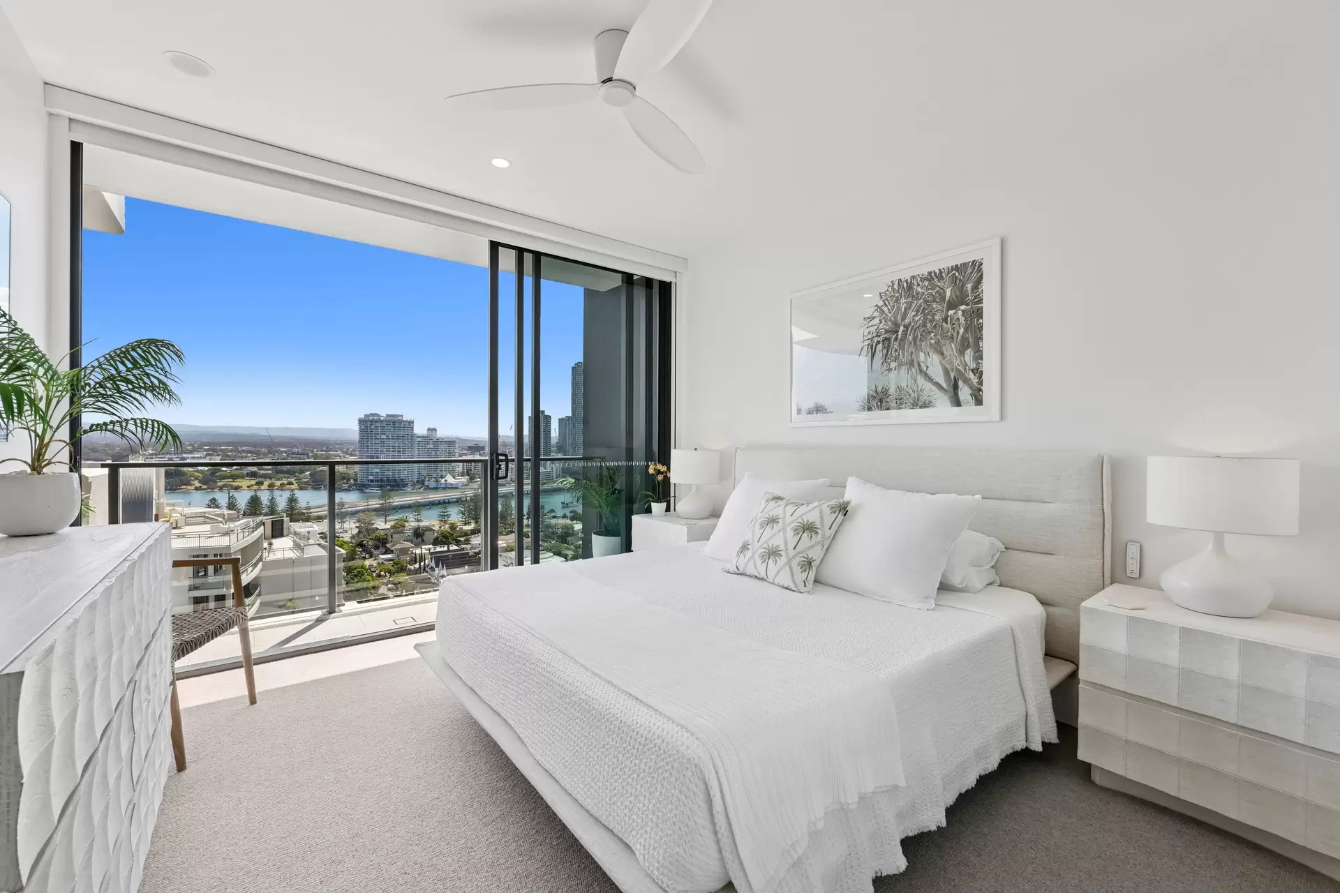 176/25 Woodroffe Avenue, Main Beach Sold by Queensland Sotheby's International Realty - image 1