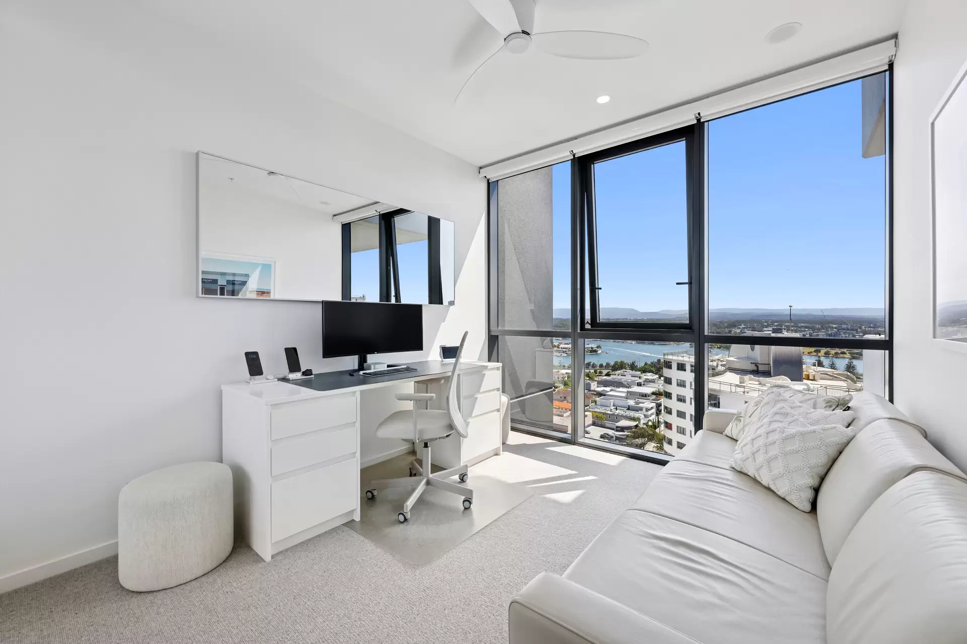 176/25 Woodroffe Avenue, Main Beach Sold by Queensland Sotheby's International Realty - image 1
