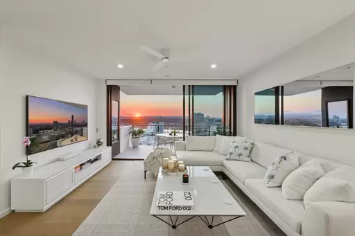 176/25 Woodroffe Avenue, Main Beach Sold by 