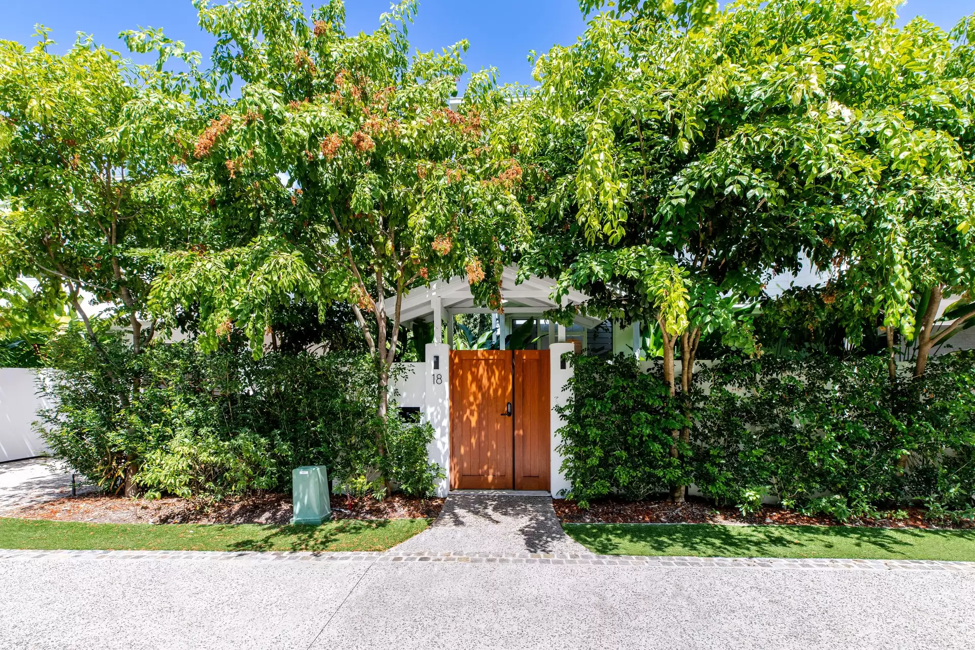 18 Rachel Carson Lane, Port Douglas Sold by Queensland Sotheby's International Realty - image 1