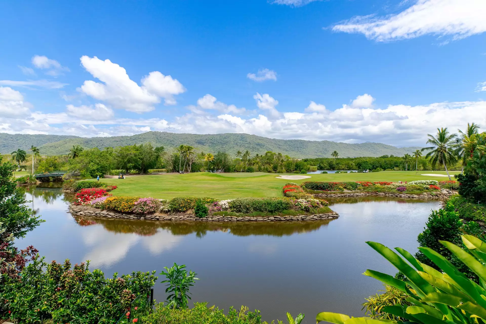 18 Rachel Carson Lane, Port Douglas Sold by Queensland Sotheby's International Realty - image 1