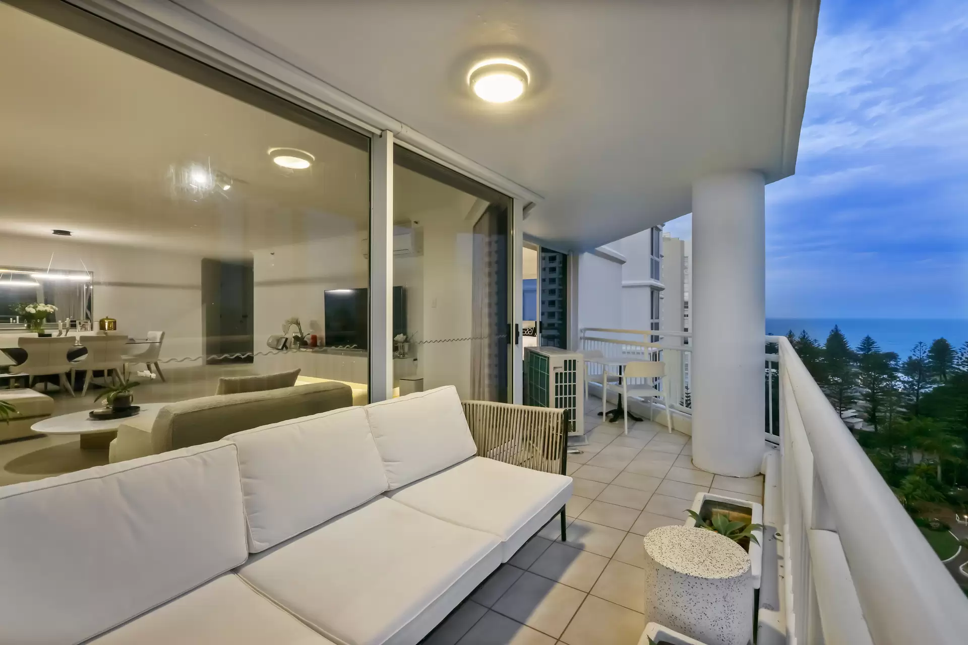 67/11-17 Hughes Avenue, Main Beach Sold by  - image 1
