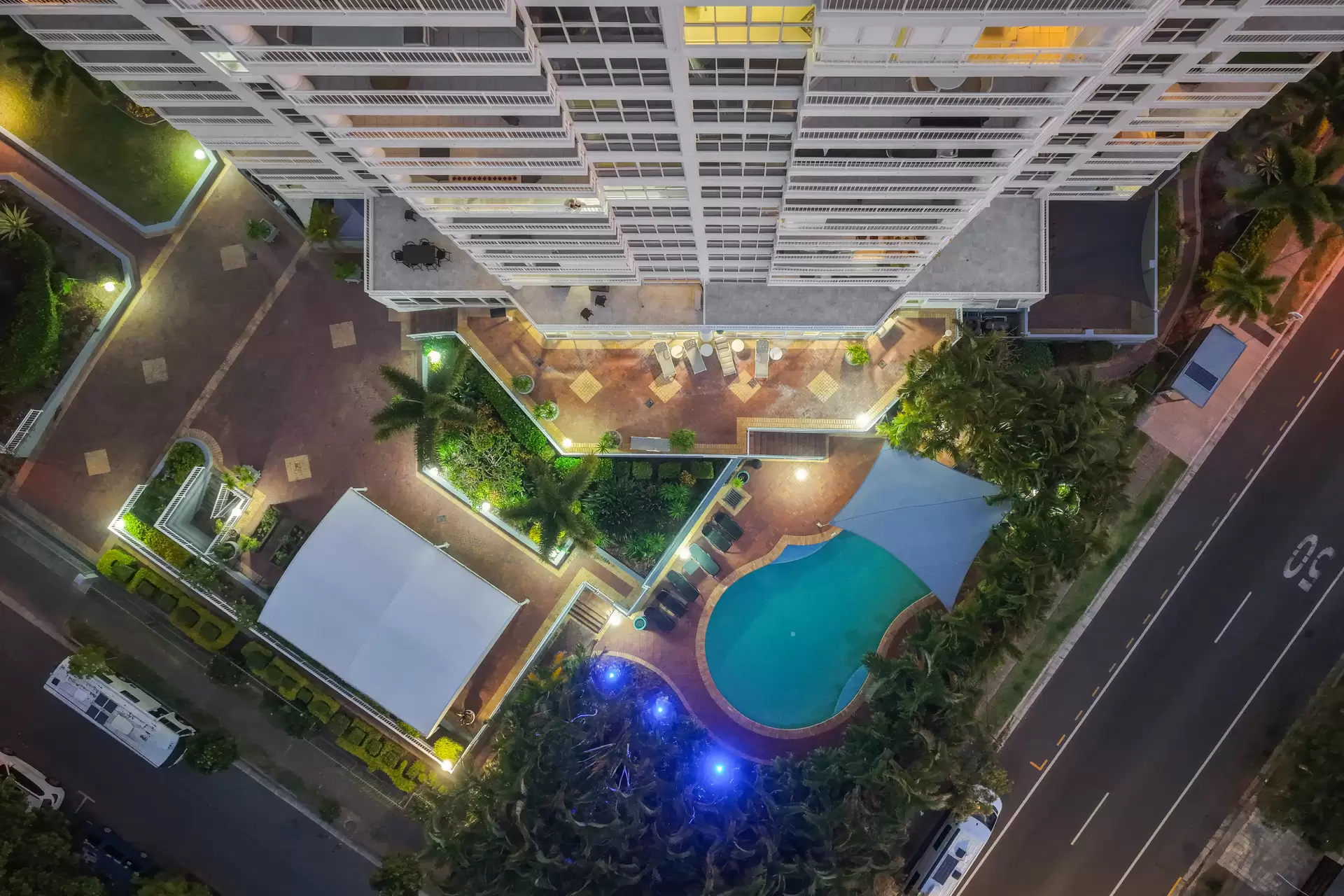 67/11-17 Hughes Avenue, Main Beach Sold by Queensland Sotheby's International Realty - image 1