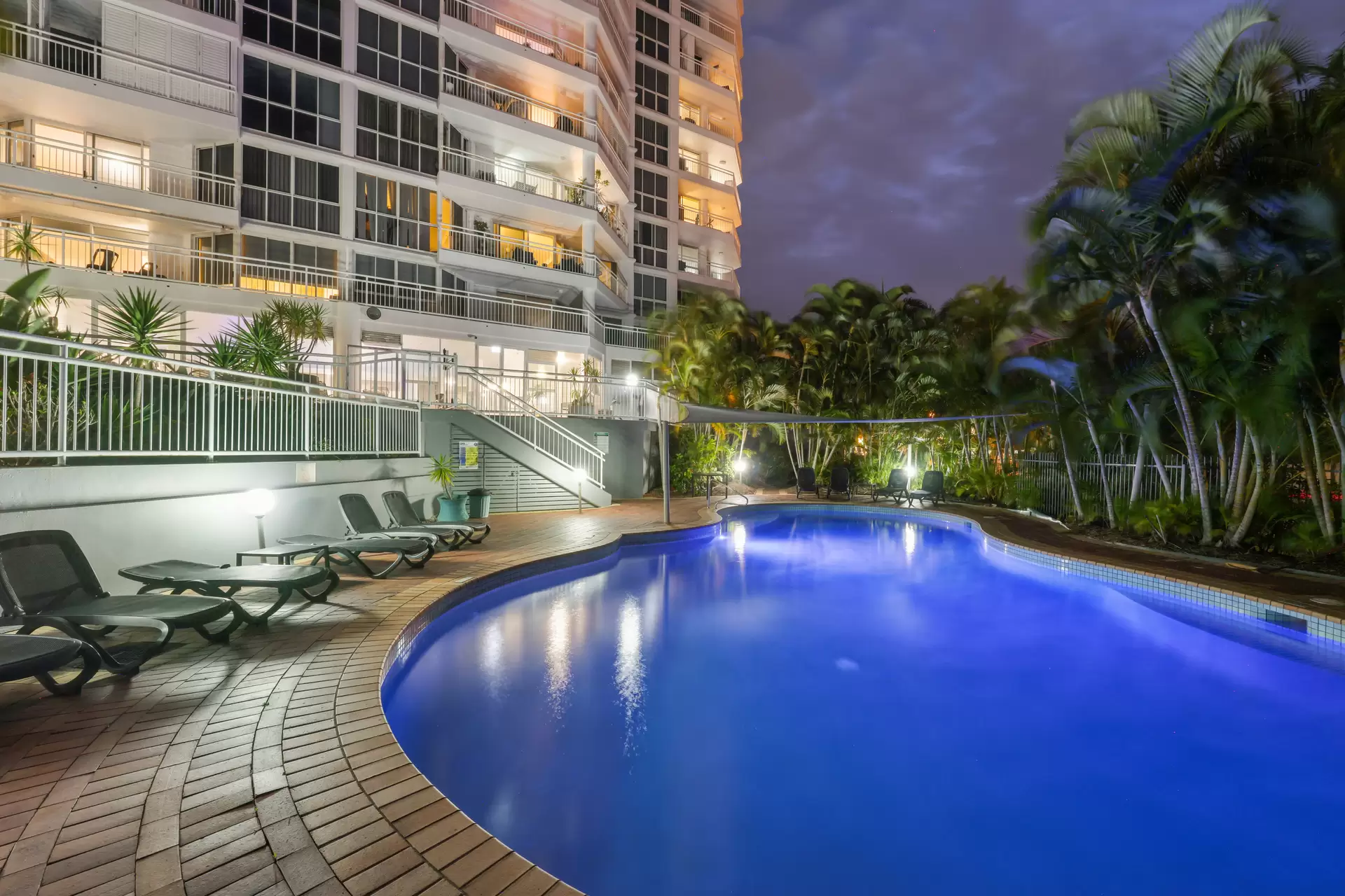 67/11-17 Hughes Avenue, Main Beach Sold by Queensland Sotheby's International Realty - image 1