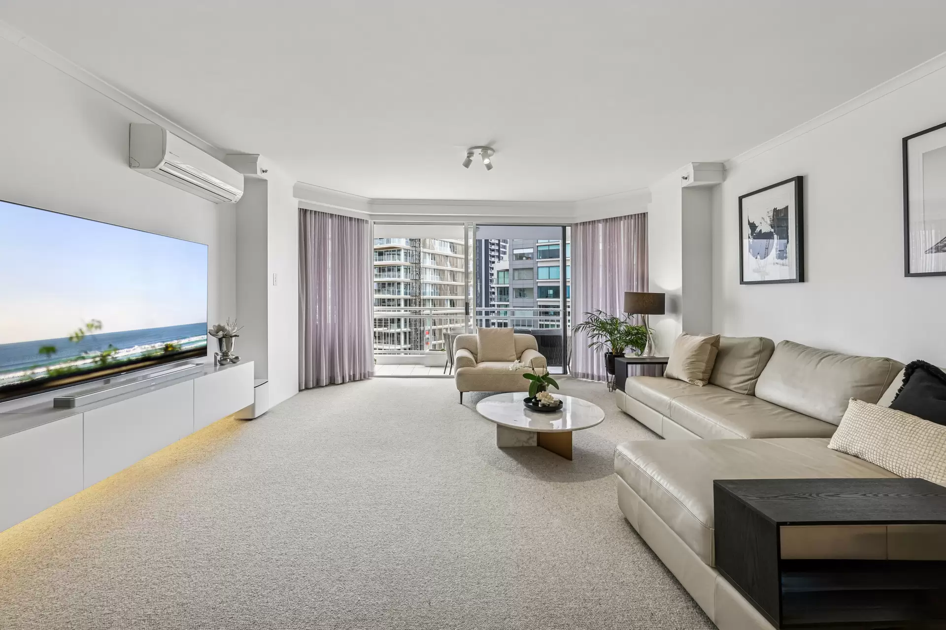 67/11-17 Hughes Avenue, Main Beach Sold by Queensland Sotheby's International Realty - image 1