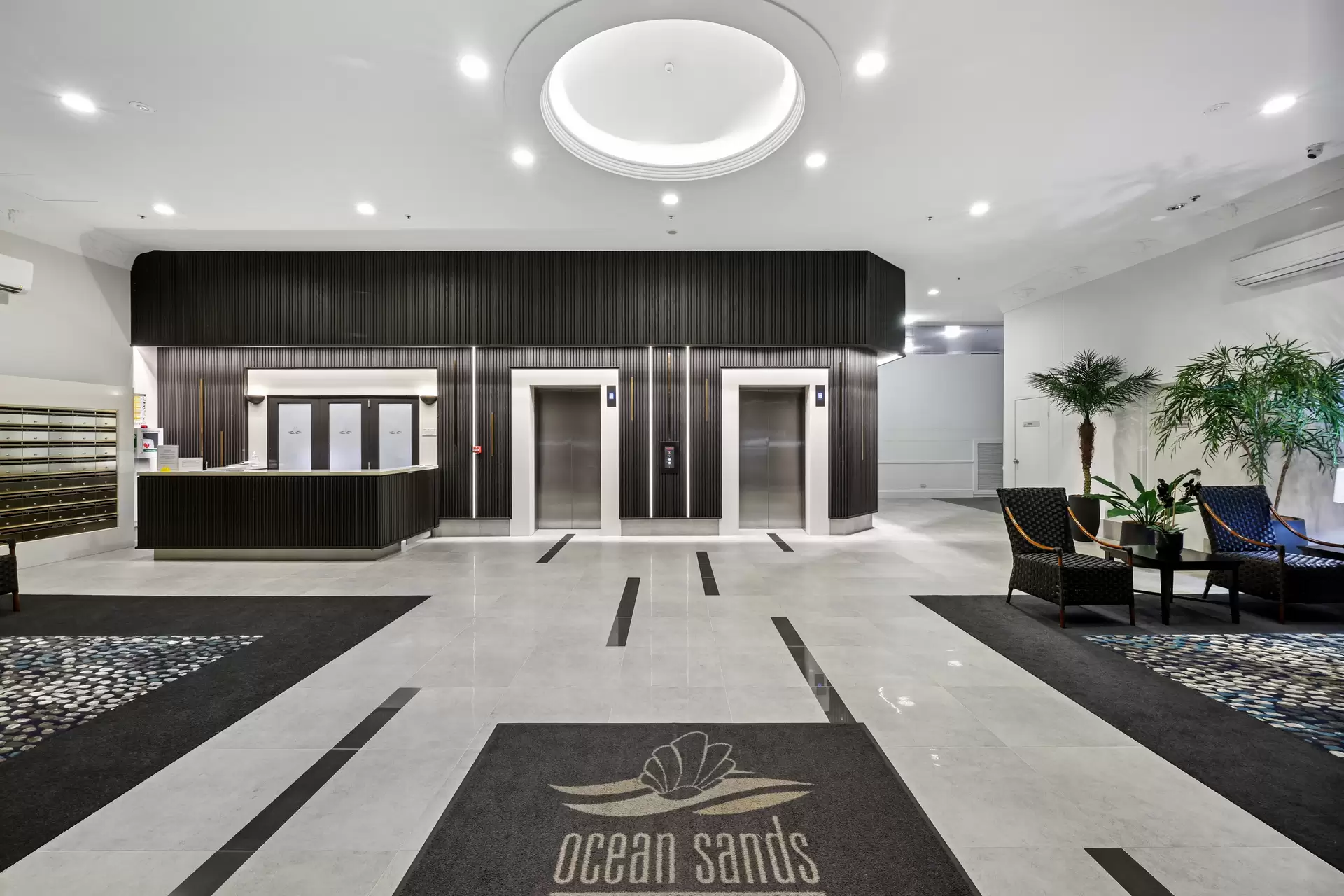 67/11-17 Hughes Avenue, Main Beach Sold by Queensland Sotheby's International Realty - image 1