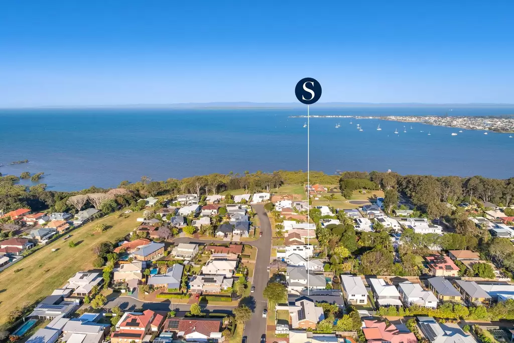 21 Clearwater Street, Ormiston Sold by Queensland Sotheby's International Realty