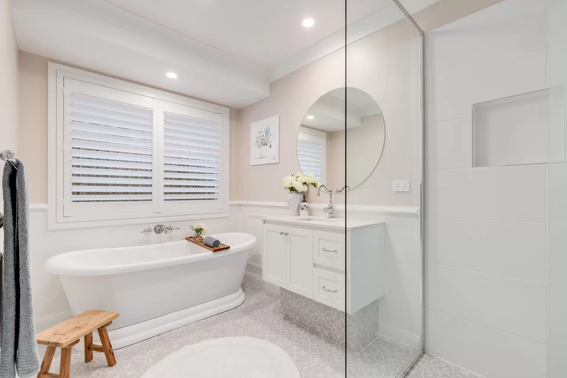 21 Clearwater Street, Ormiston Sold by Queensland Sotheby's International Realty - image 1