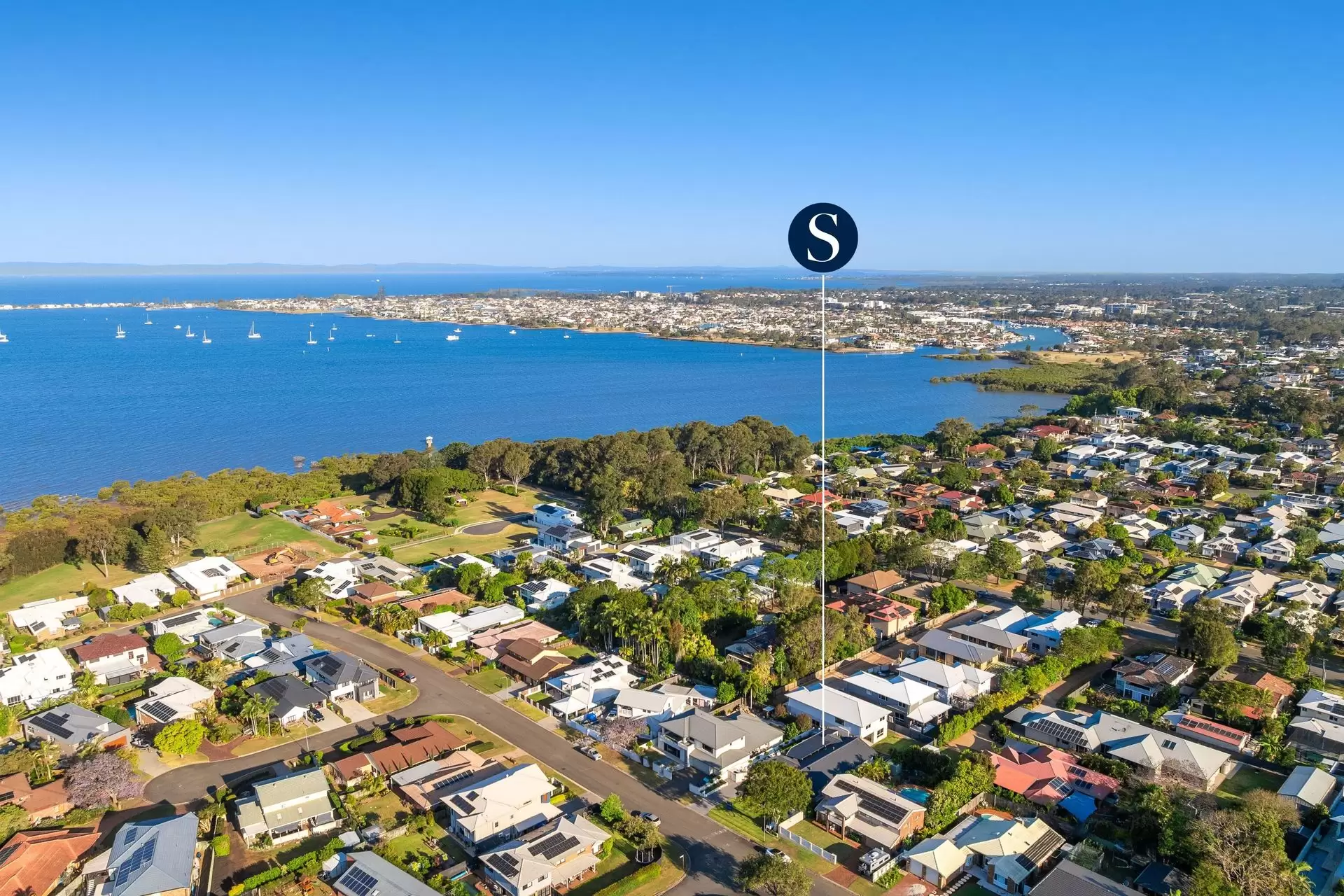 21 Clearwater Street, Ormiston Sold by Queensland Sotheby's International Realty - image 1