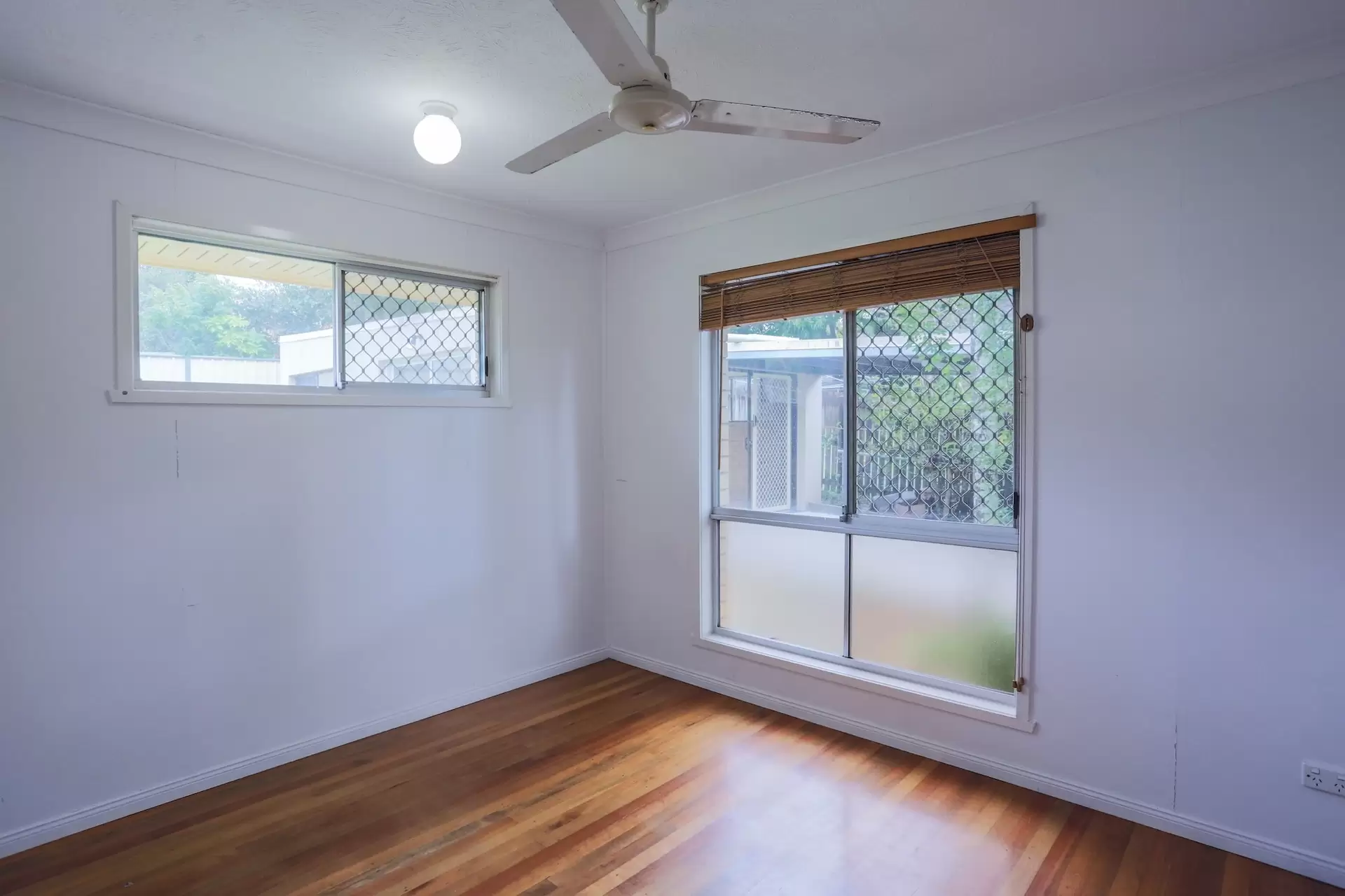10 Tongarra Street, Southport Sold by Queensland Sotheby's International Realty - image 1