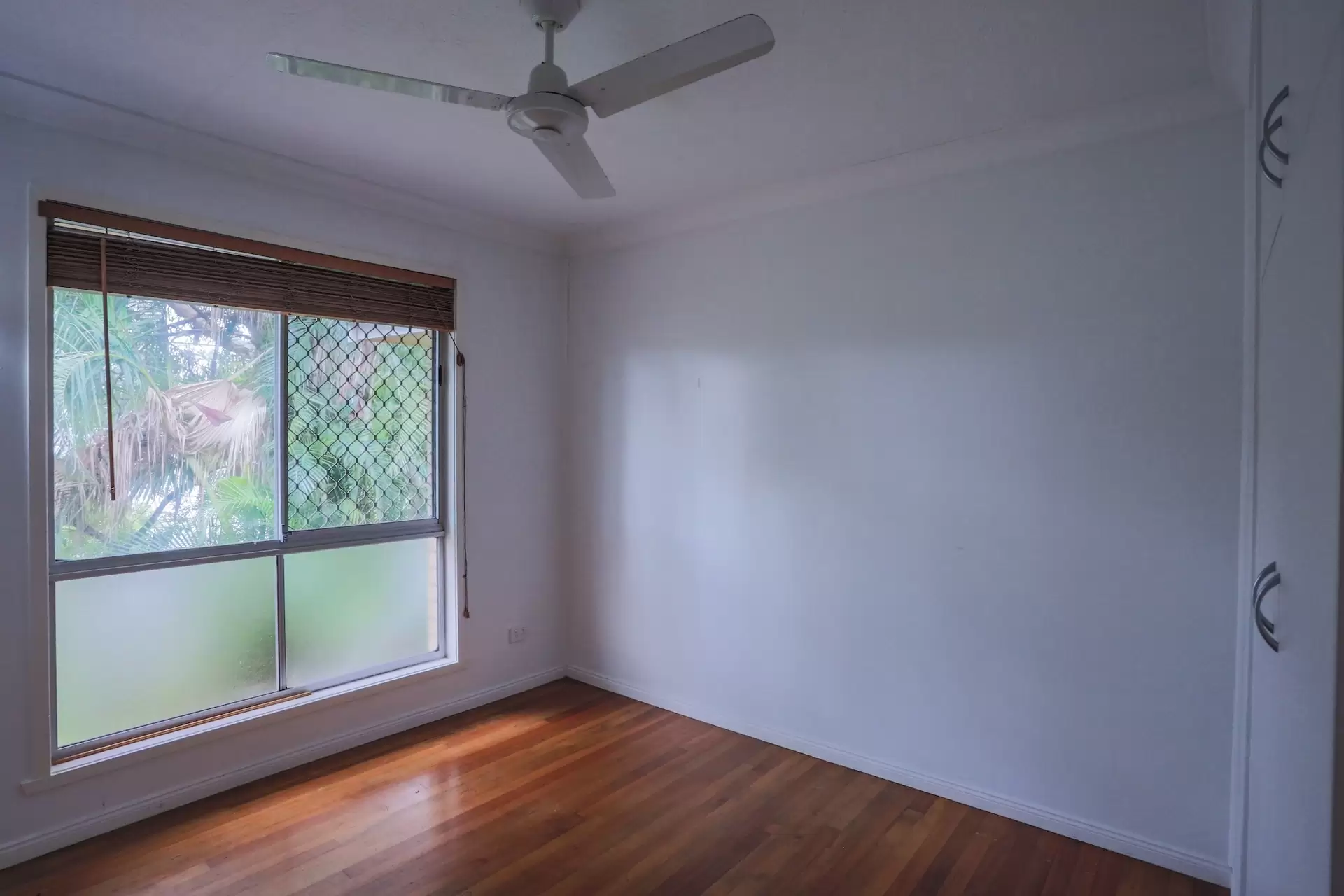 10 Tongarra Street, Southport Sold by Queensland Sotheby's International Realty - image 1