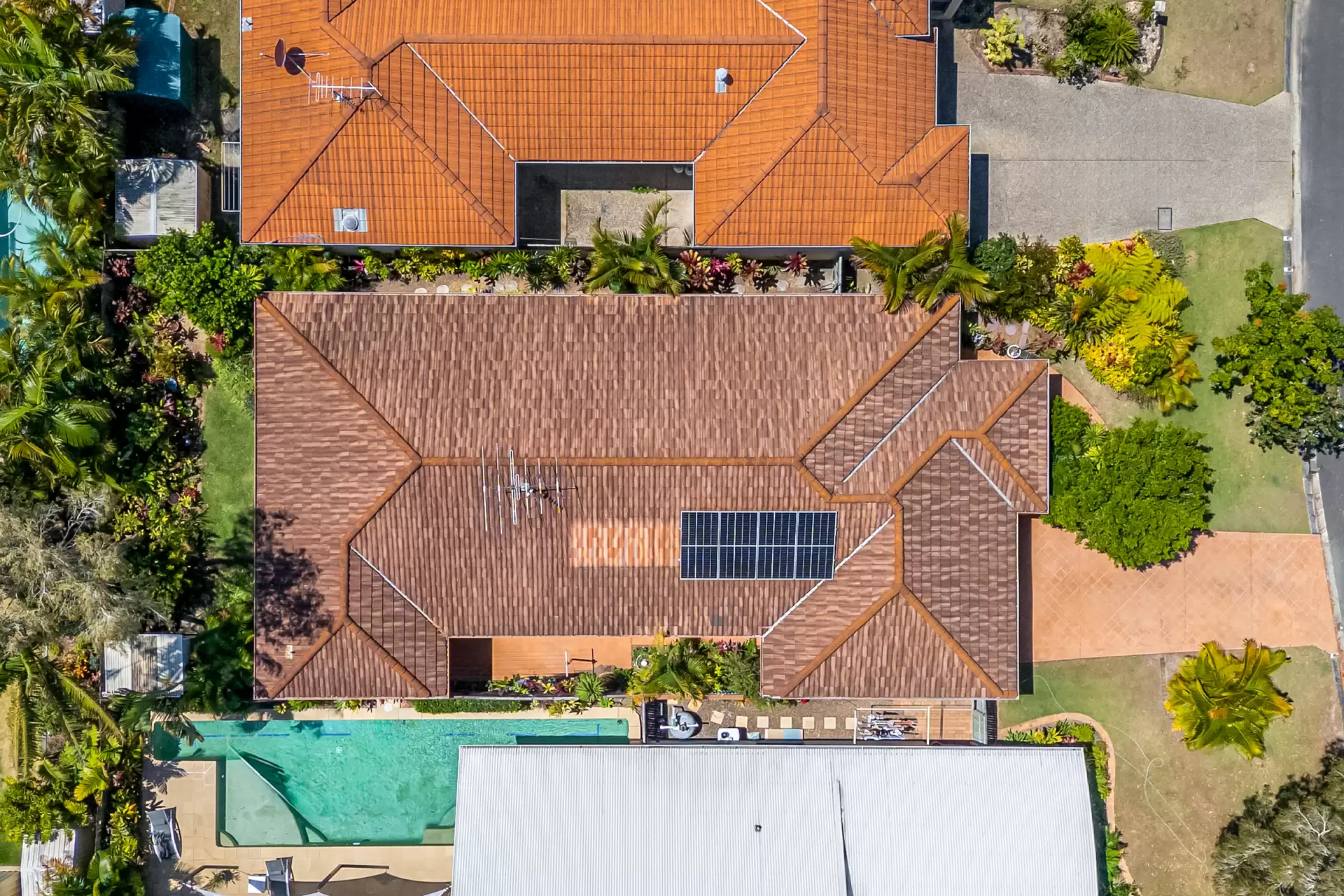 10 Friarbird Place, Twin Waters Sold by Queensland Sotheby's International Realty - image 1