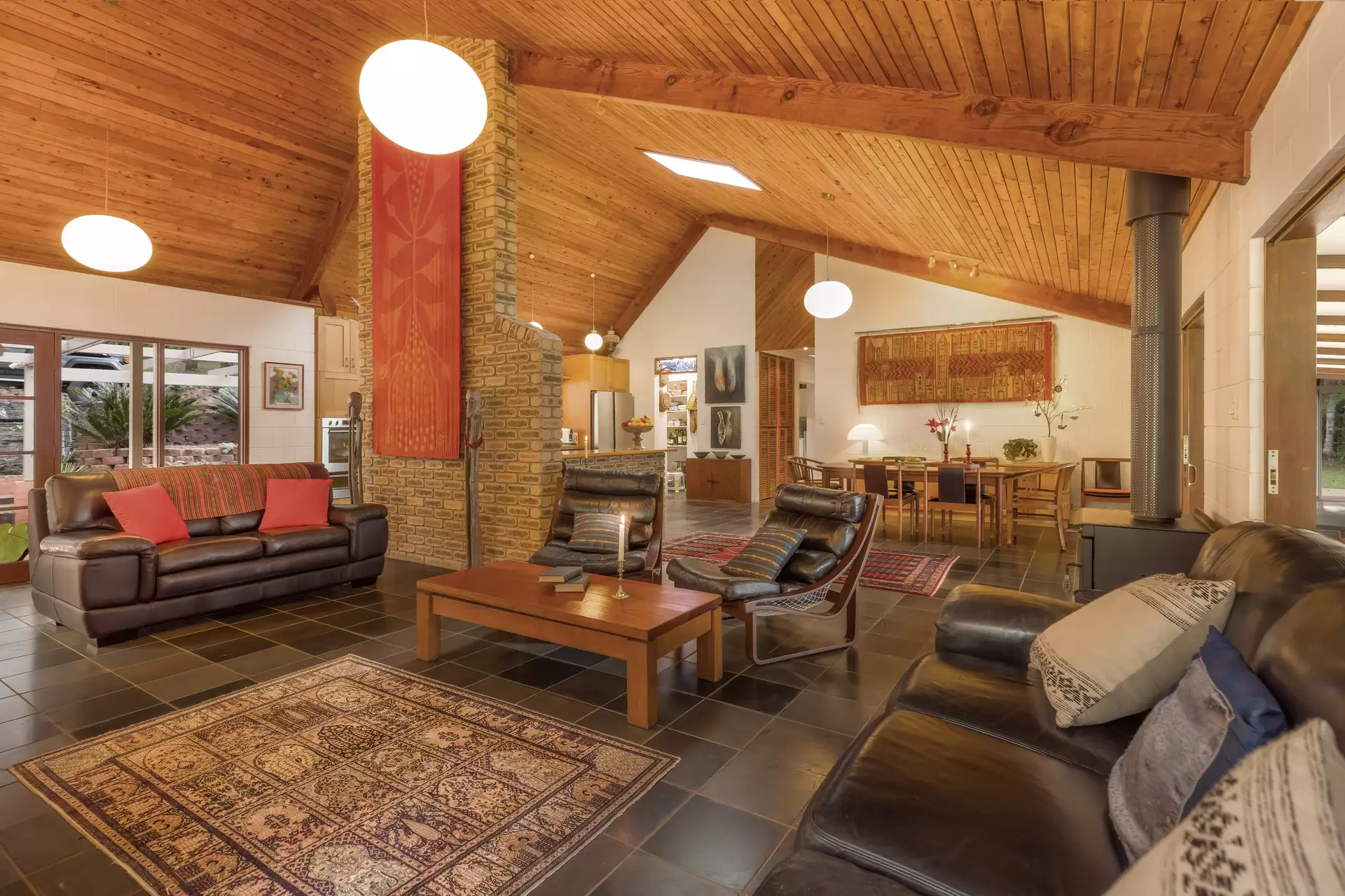 18 Allumbah Drive, Yungaburra Sold by Queensland Sotheby's International Realty - image 1