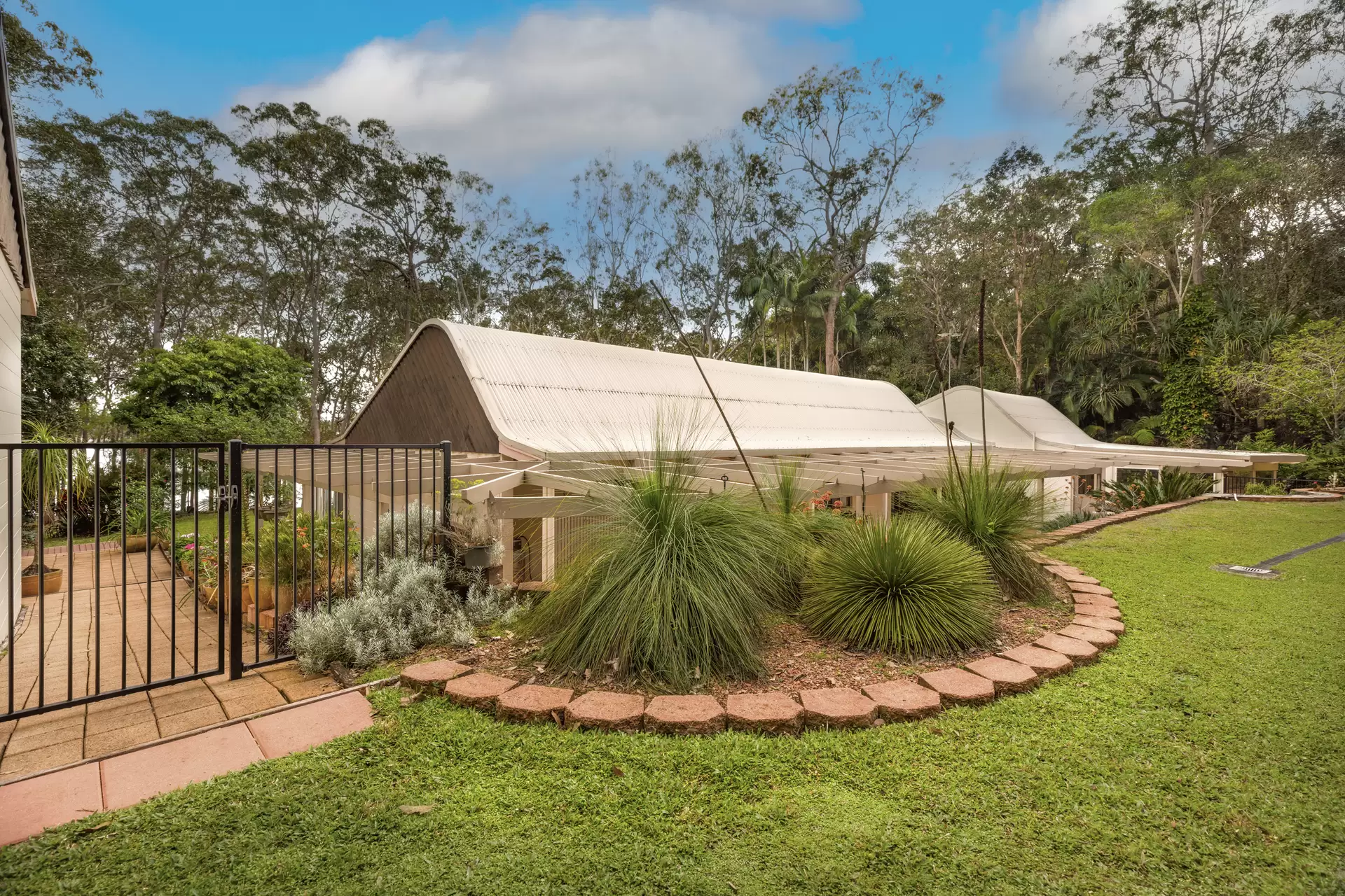 18 Allumbah Drive, Yungaburra Sold by Queensland Sotheby's International Realty - image 1