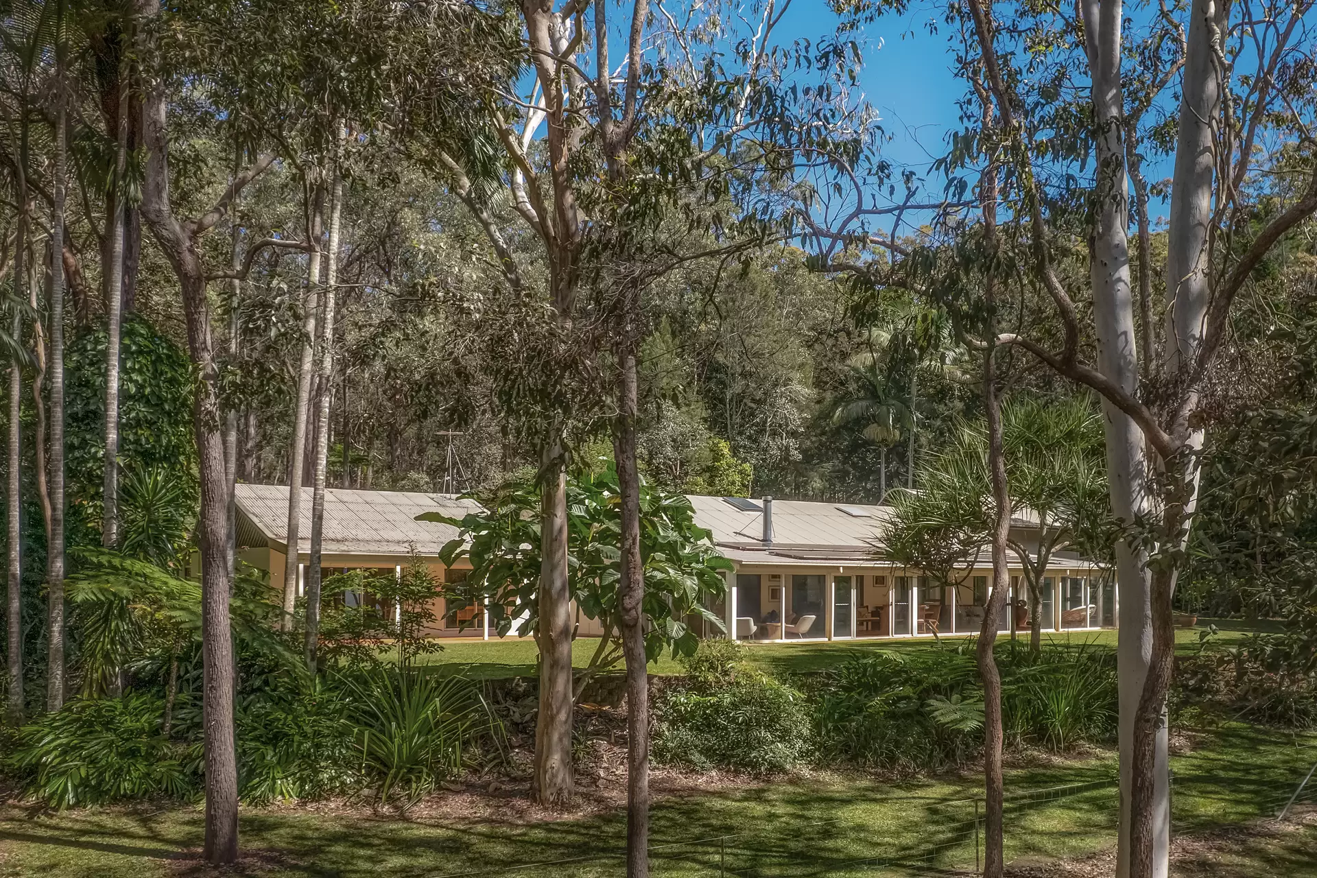 18 Allumbah Drive, Yungaburra Sold by Queensland Sotheby's International Realty - image 1