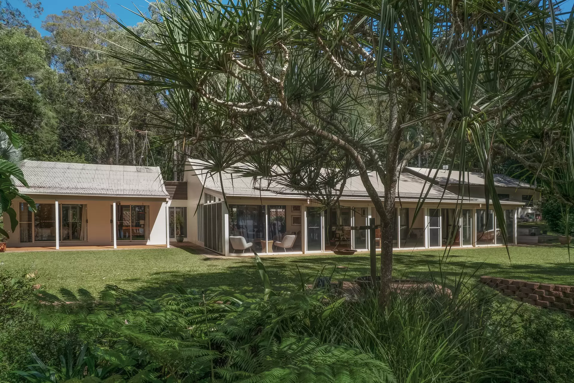 18 Allumbah Drive, Yungaburra Sold by Queensland Sotheby's International Realty - image 1