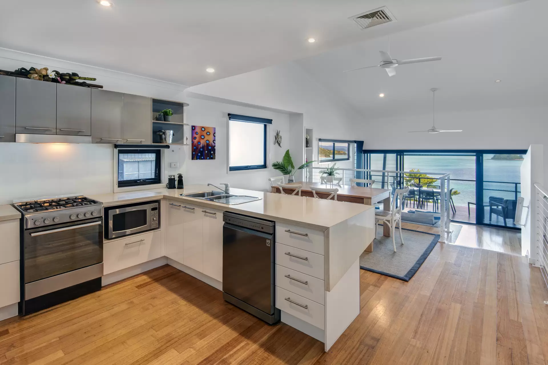 29/5 Acacia Drive, Hamilton Island Sold by Queensland Sotheby's International Realty - image 1