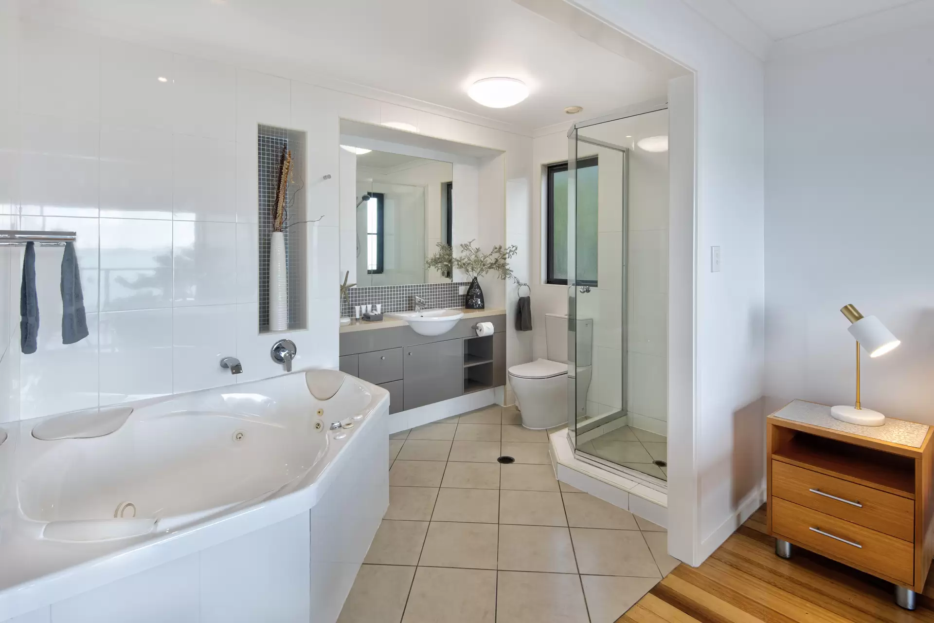 29/5 Acacia Drive, Hamilton Island Sold by Queensland Sotheby's International Realty - image 1